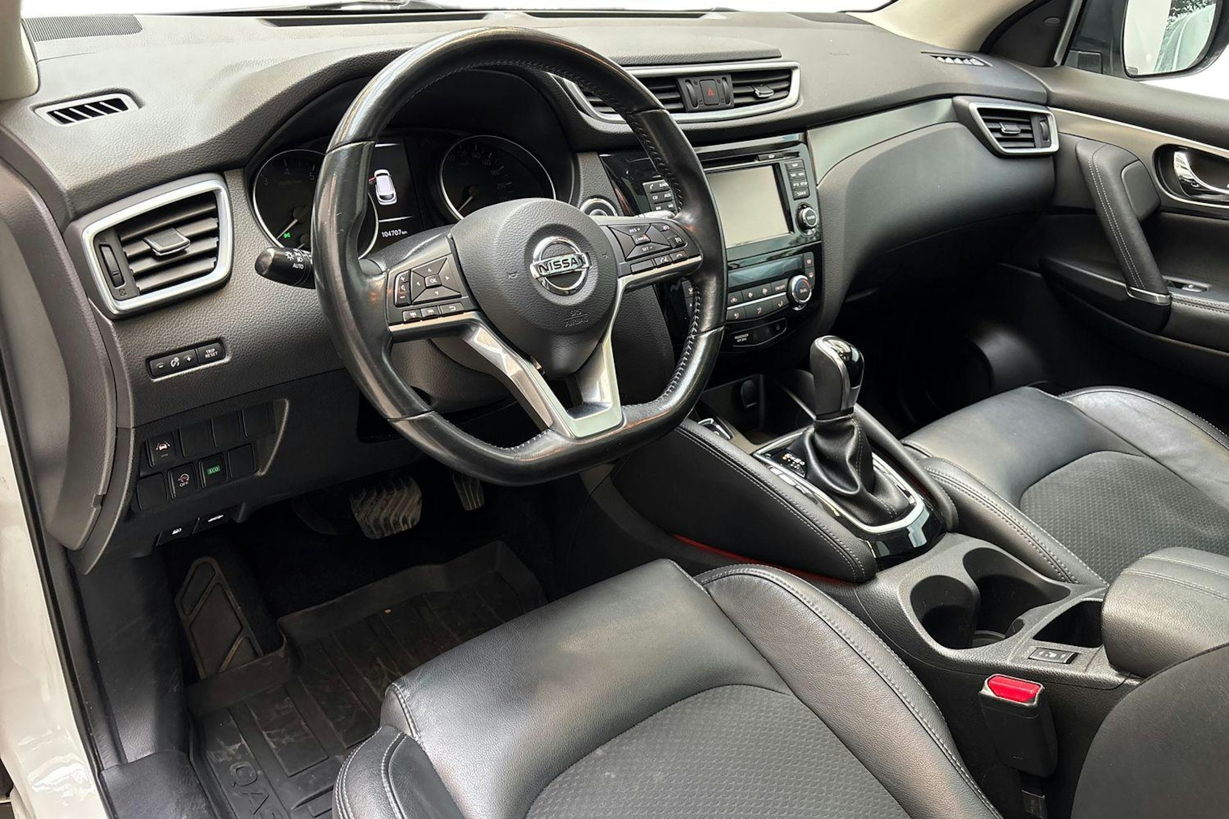valkoinen Nissan Qashqai 2017 kuva 6.