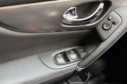 valkoinen Nissan Qashqai 2017 kuva 17.