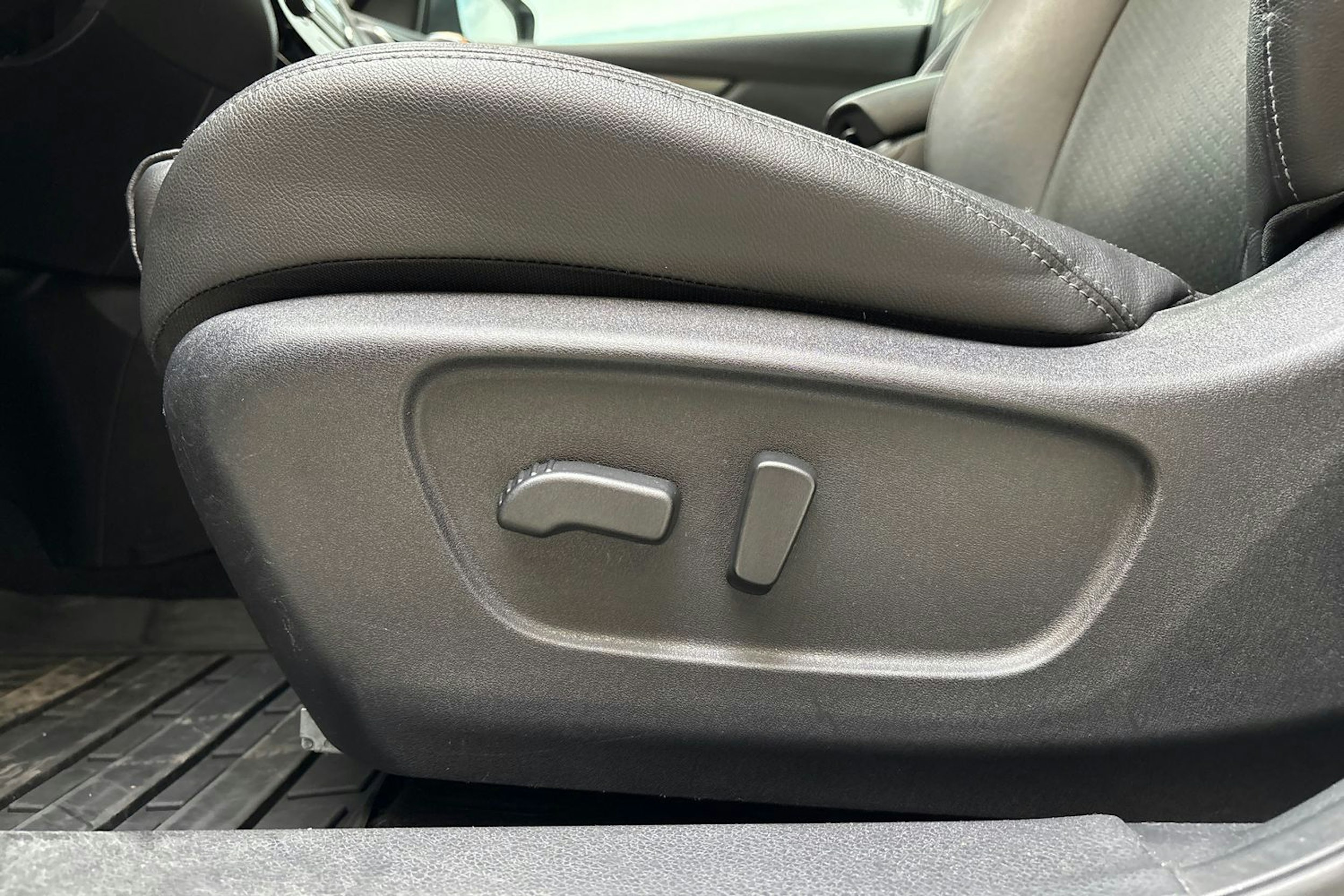valkoinen Nissan Qashqai 2017 kuva 18.