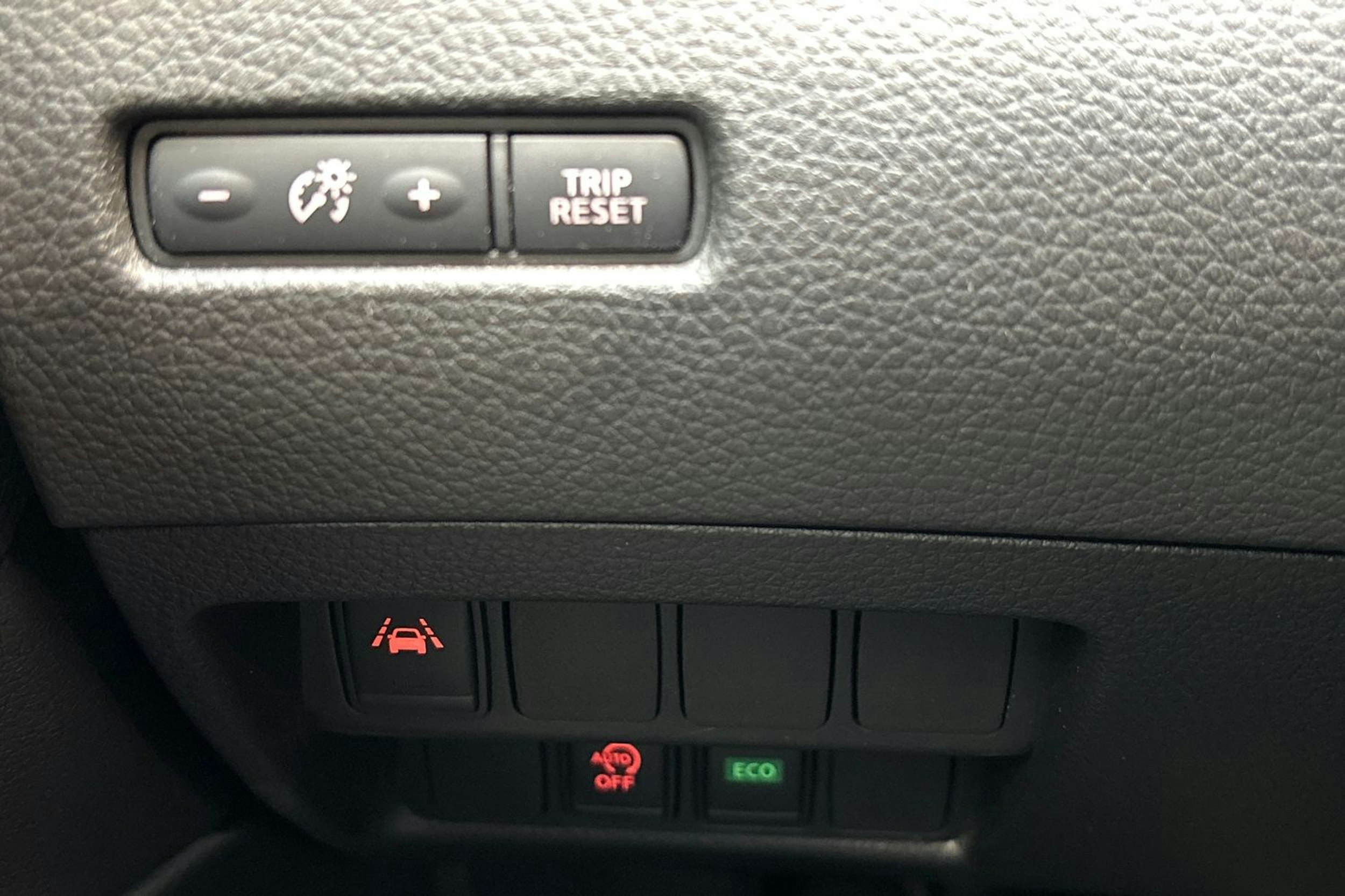 valkoinen Nissan Qashqai 2017 kuva 19.
