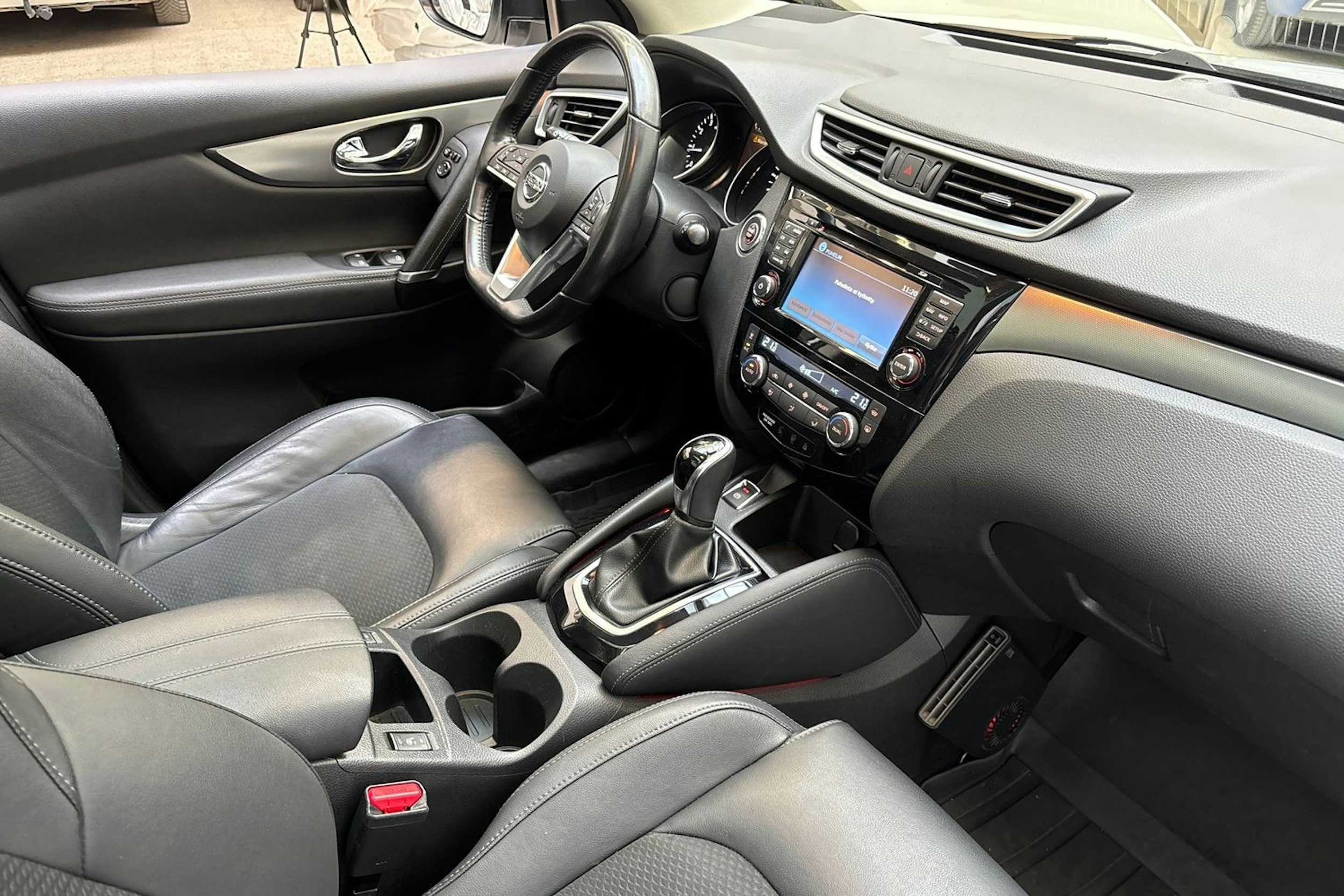 valkoinen Nissan Qashqai 2017 kuva 30.