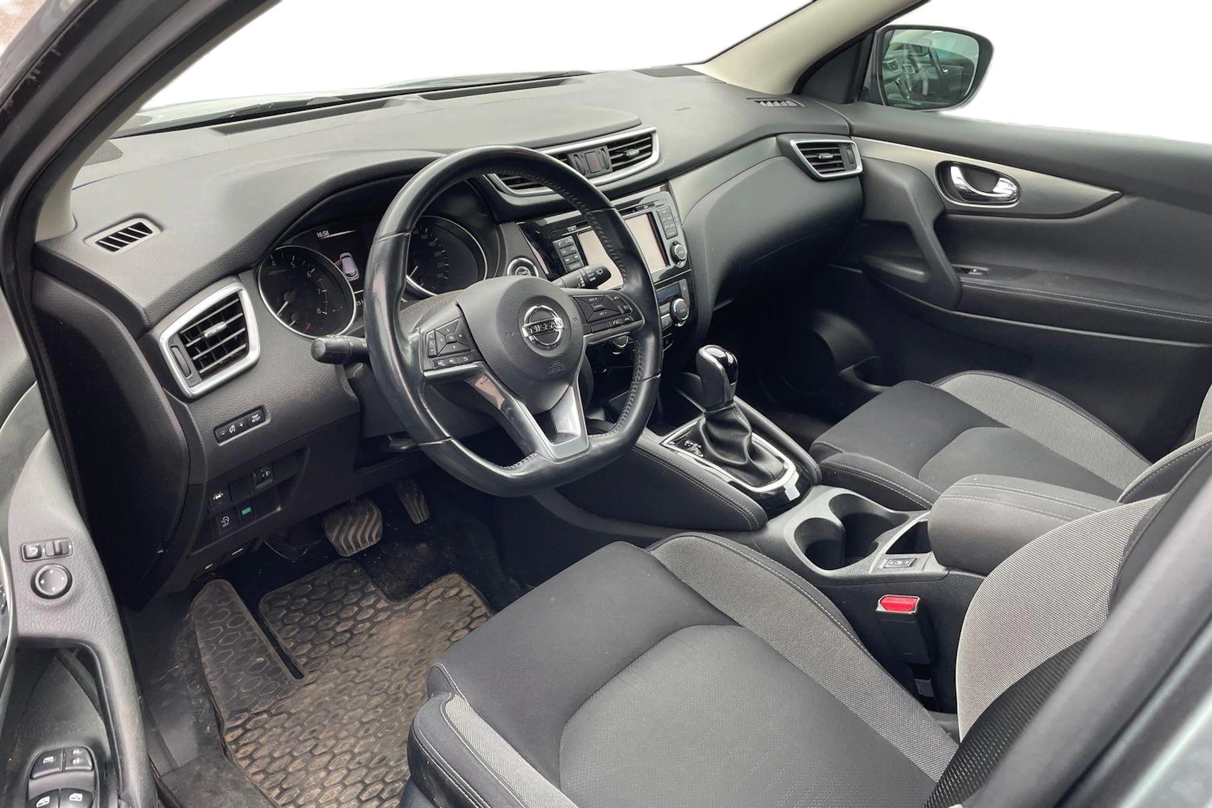 harmaa Nissan Qashqai 2017 kuva 3.