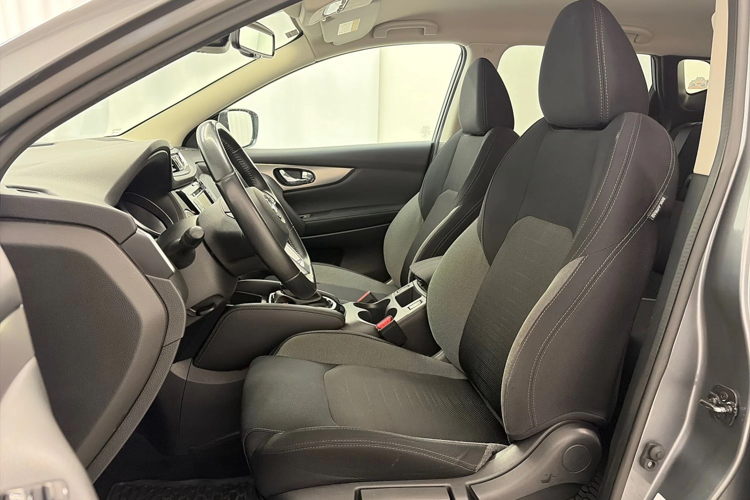 harmaa Nissan Qashqai 2017 kuva 12.