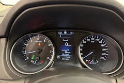 harmaa Nissan Qashqai 2017 kuva 13.