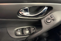harmaa Nissan Qashqai 2017 kuva 24.