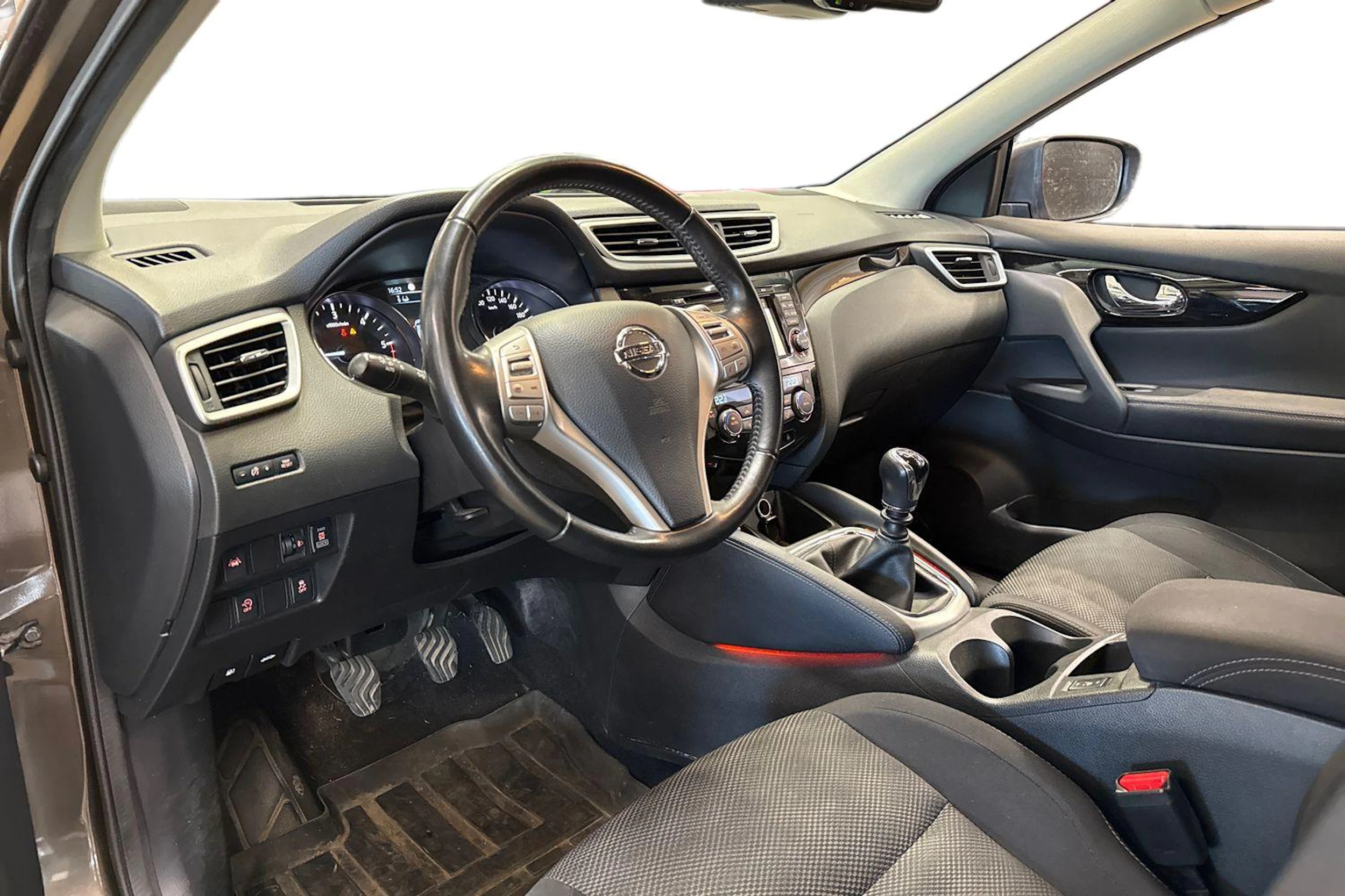 ruskea (beige) Nissan Qashqai 2017 kuva 3.