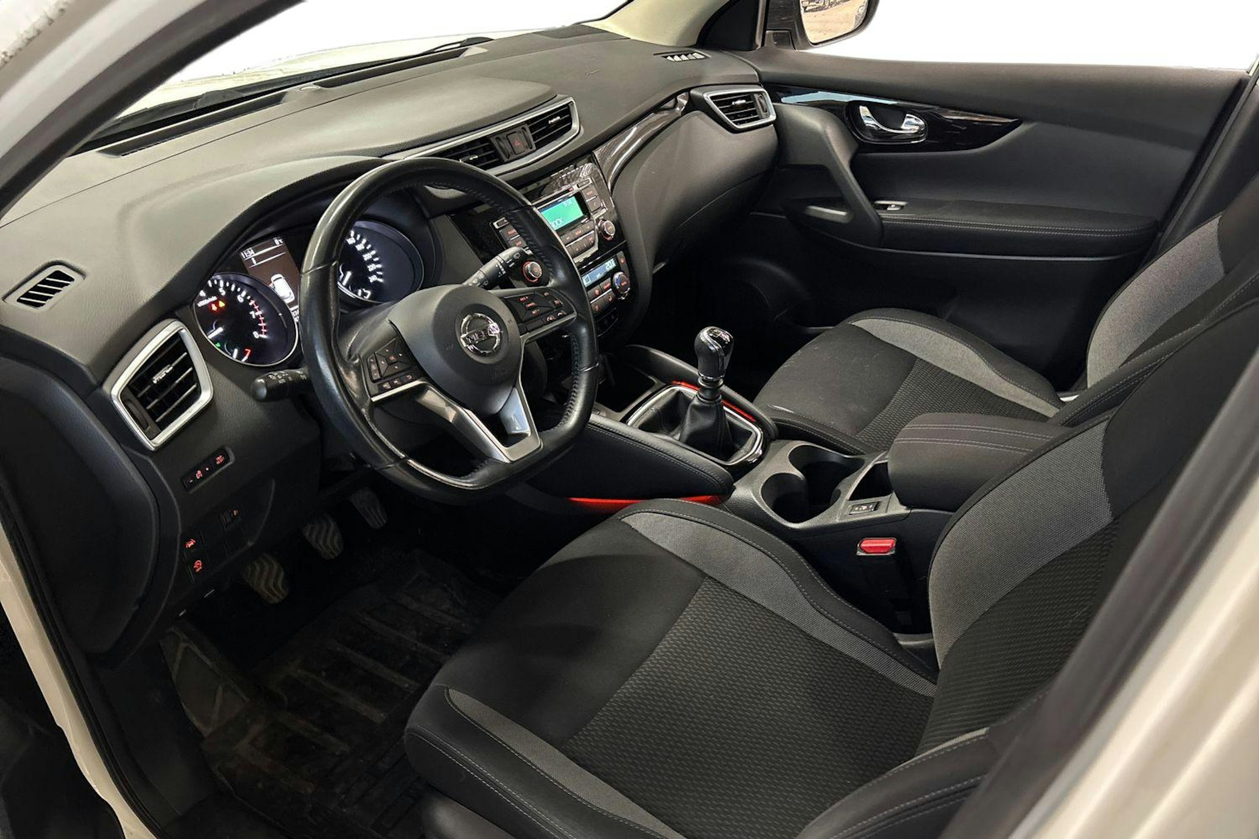 Valkoinen Nissan Qashqai 2017 kuva 3.