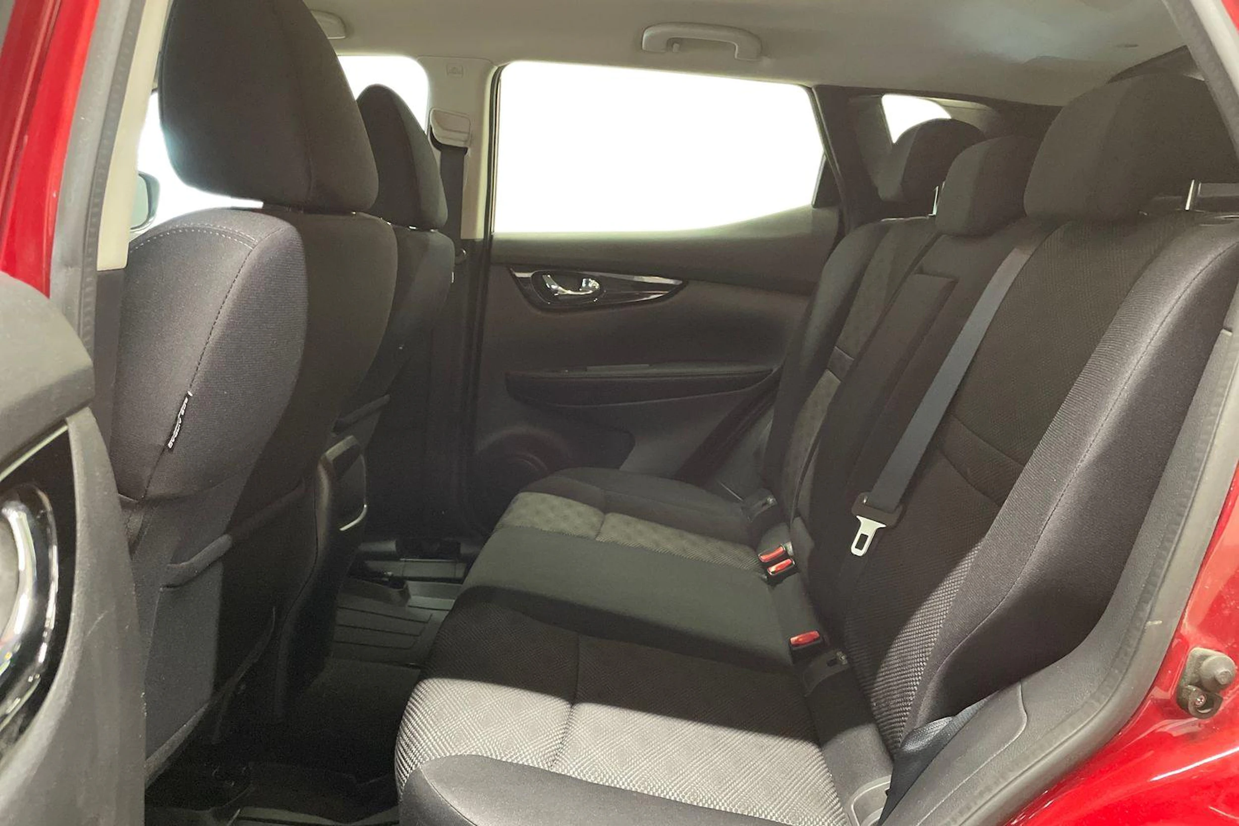punainen Nissan Qashqai 2017 kuva 11.