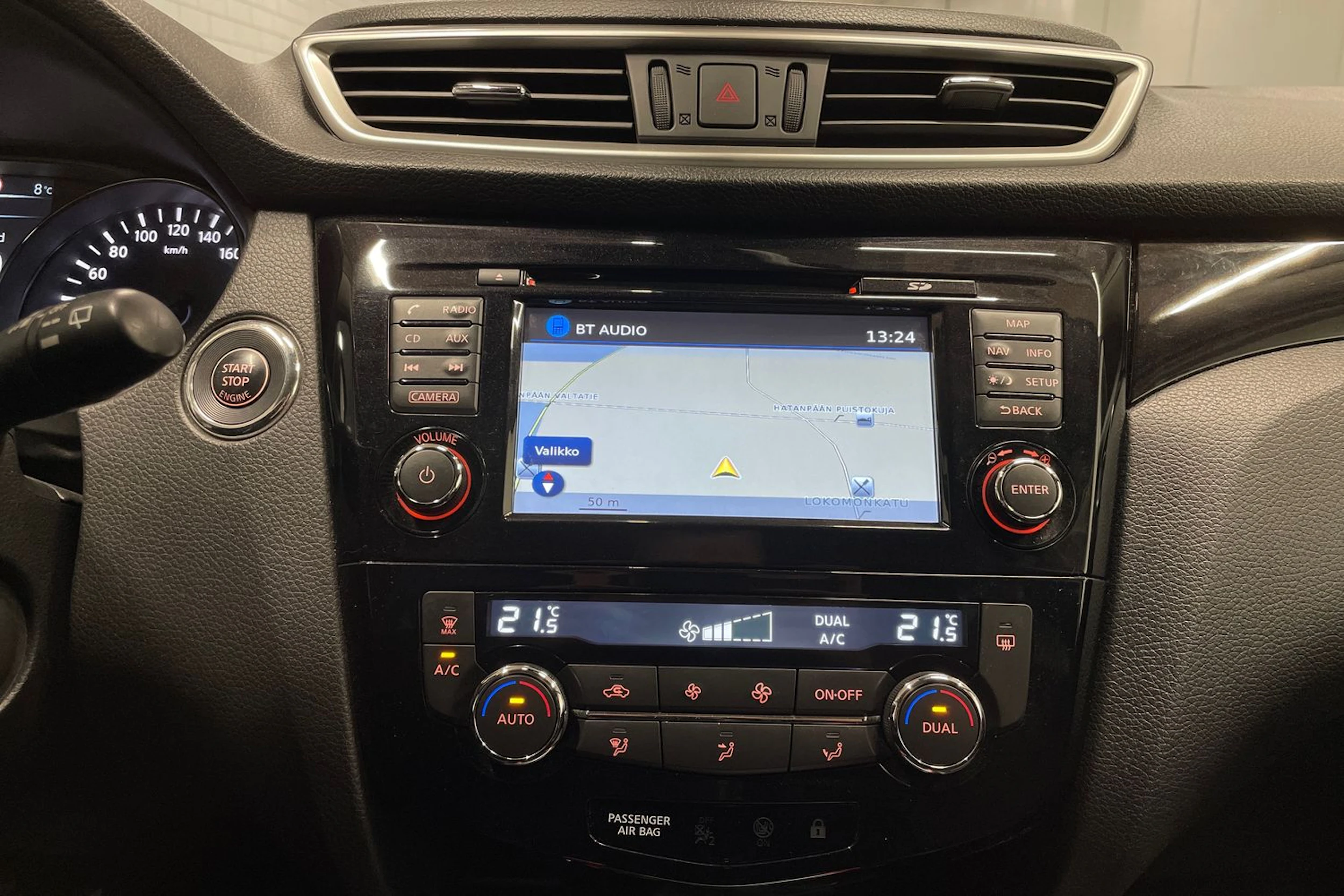 punainen Nissan Qashqai 2017 kuva 17.