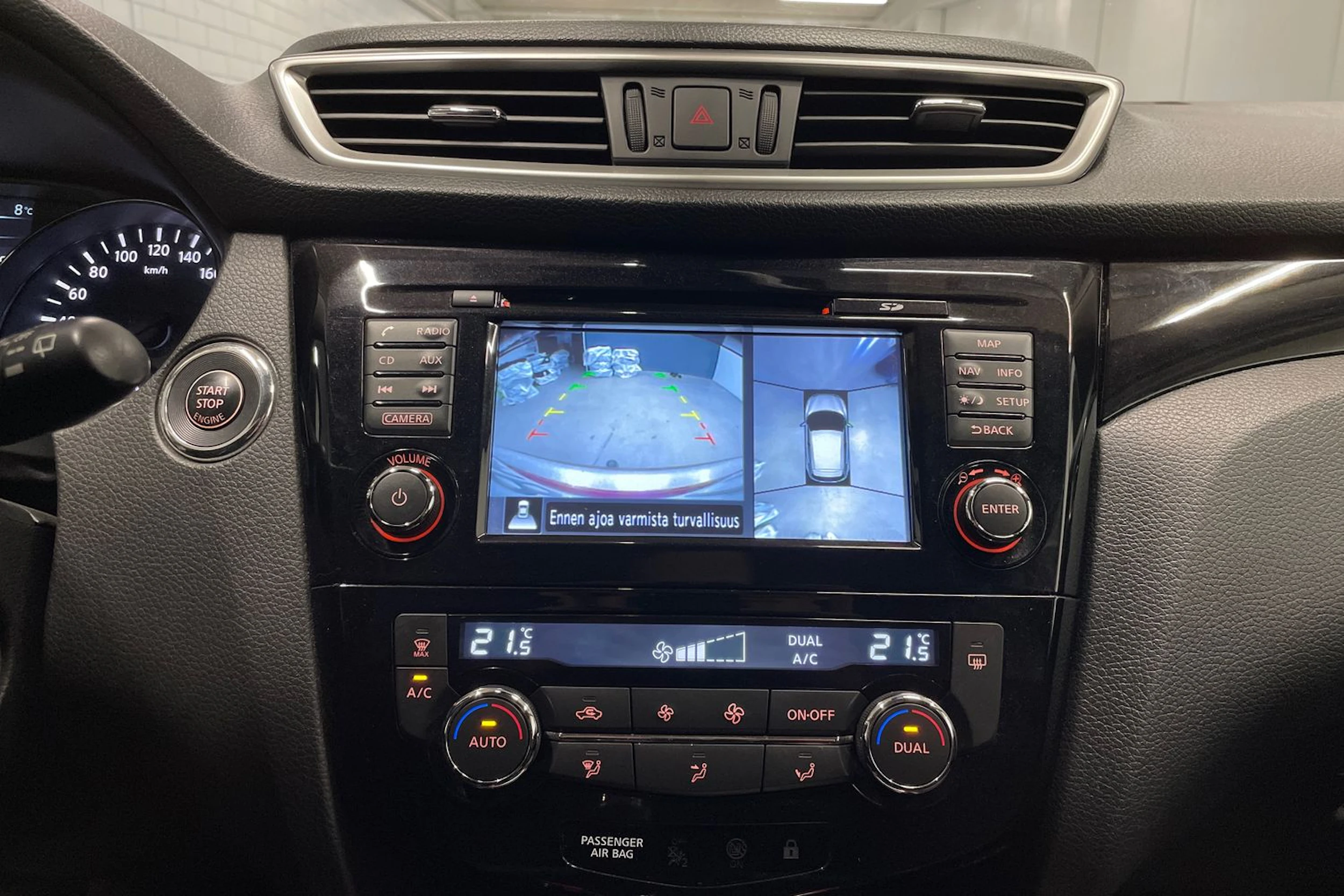 punainen Nissan Qashqai 2017 kuva 18.