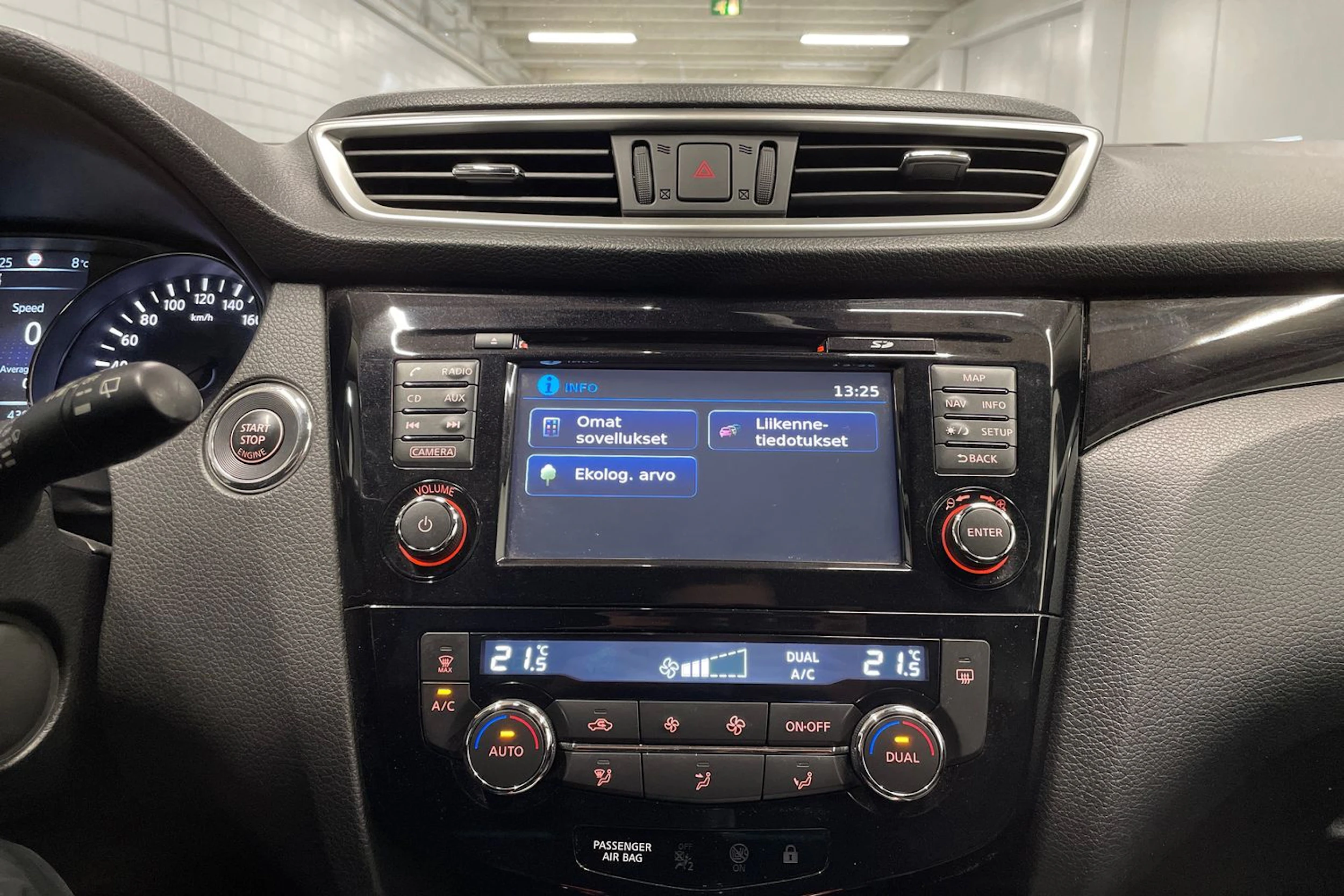 punainen Nissan Qashqai 2017 kuva 20.