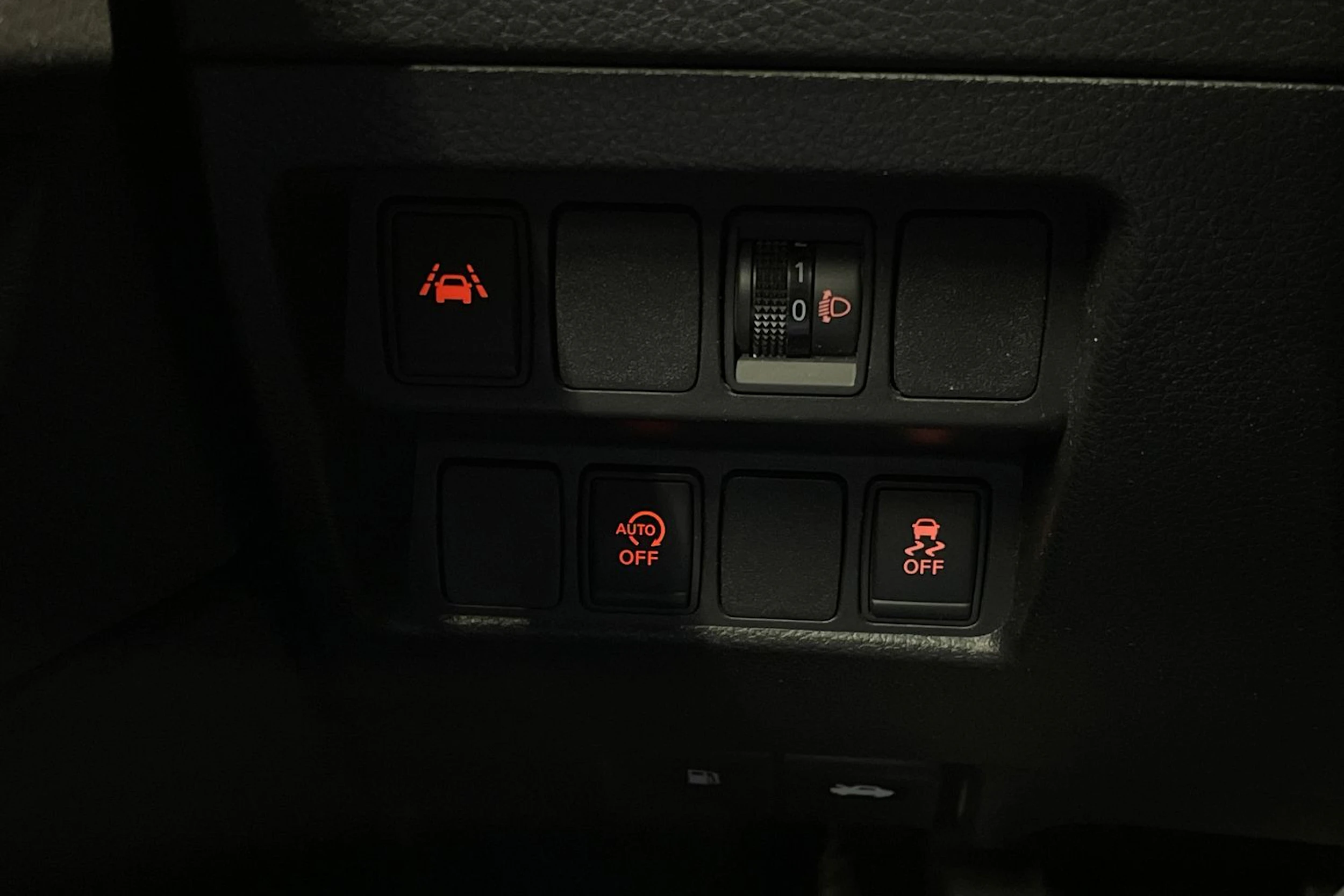 punainen Nissan Qashqai 2017 kuva 22.