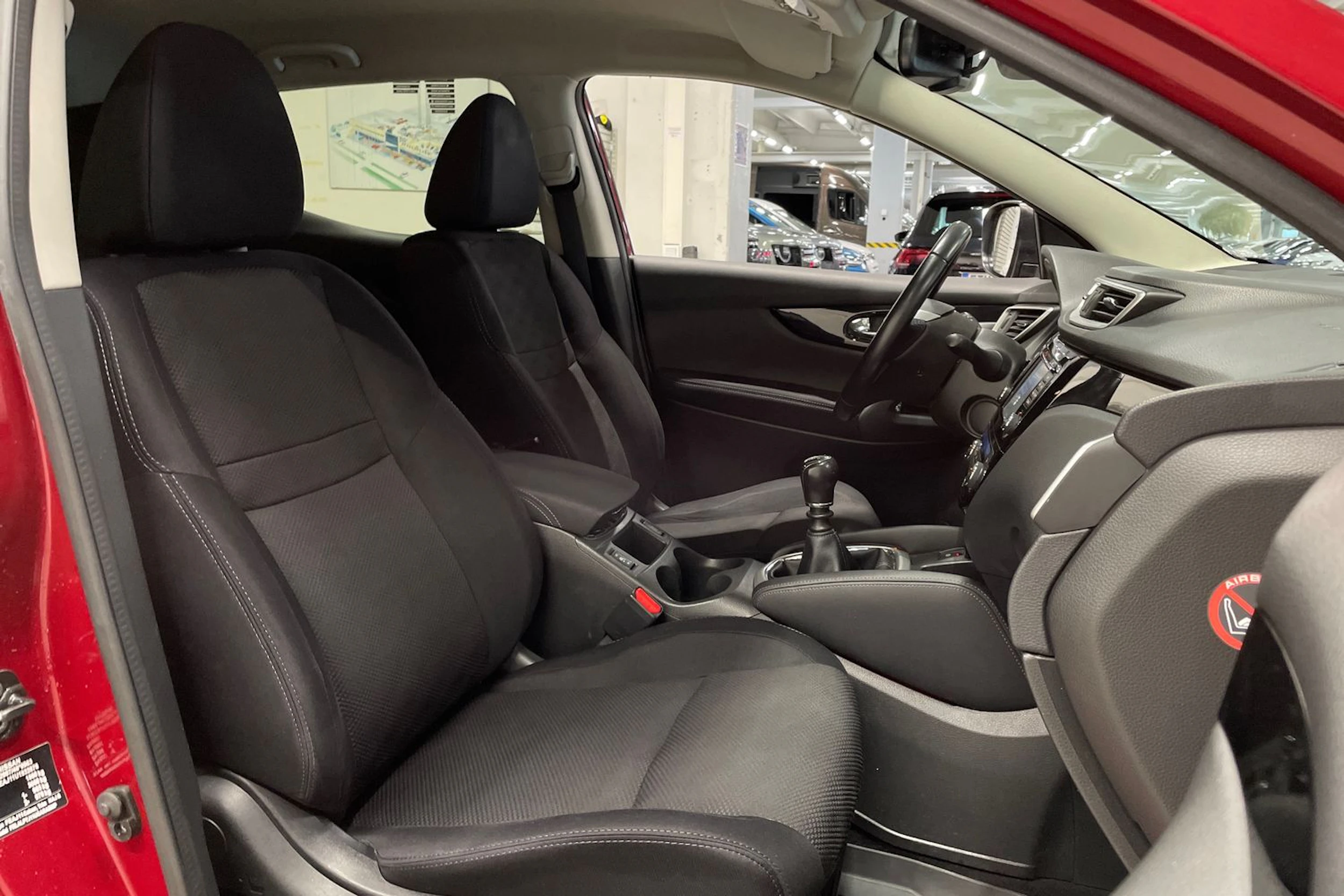 punainen Nissan Qashqai 2017 kuva 26.