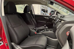 punainen Nissan Qashqai 2017 kuva 26.