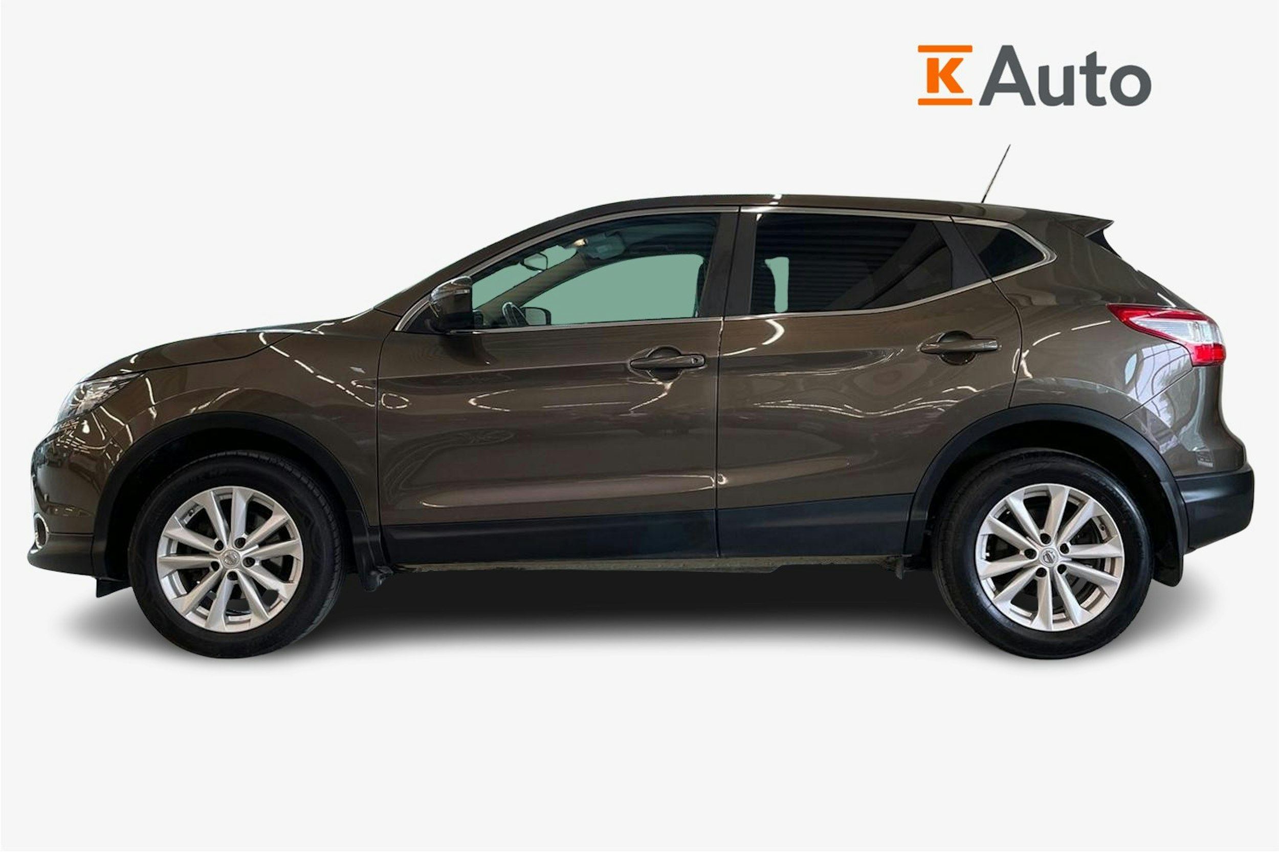 Ruskea (beige) Nissan Qashqai 2017 kuva 6.