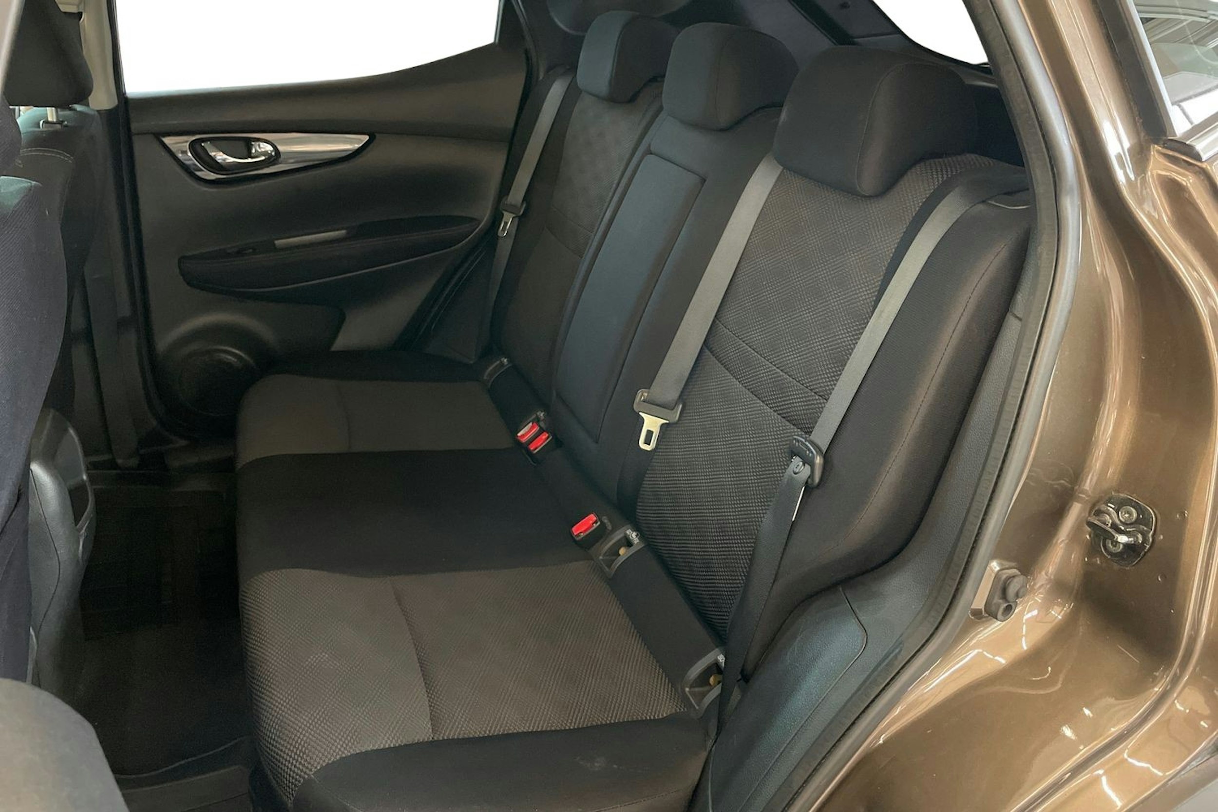 Ruskea (beige) Nissan Qashqai 2017 kuva 10.