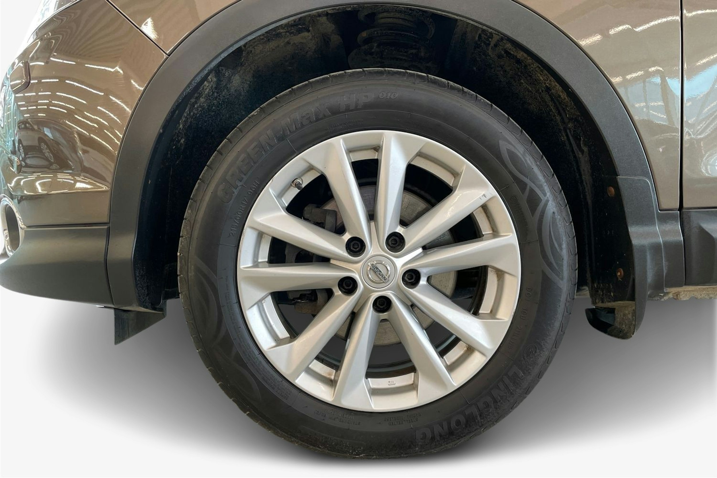 Ruskea (beige) Nissan Qashqai 2017 kuva 11.