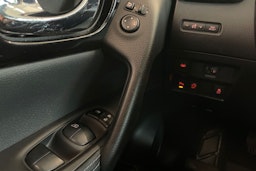 Ruskea (beige) Nissan Qashqai 2017 kuva 19.