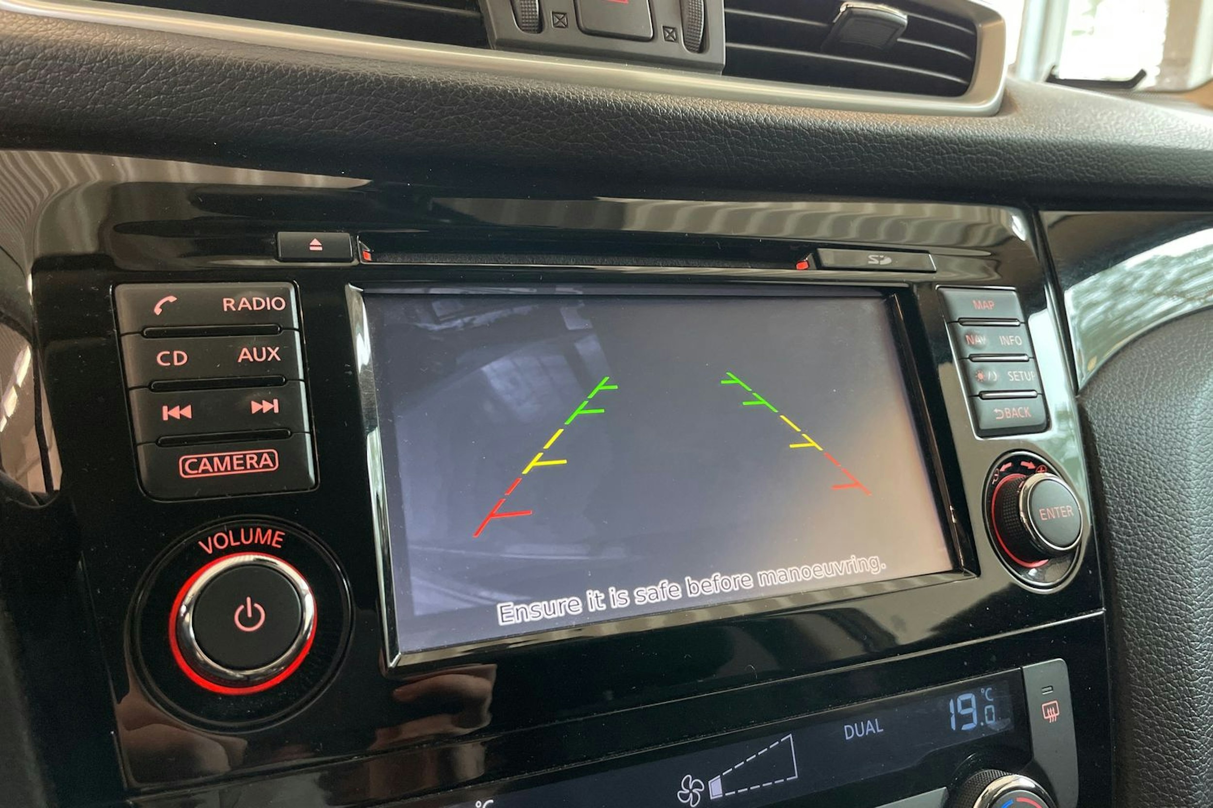 Ruskea (beige) Nissan Qashqai 2017 kuva 21.