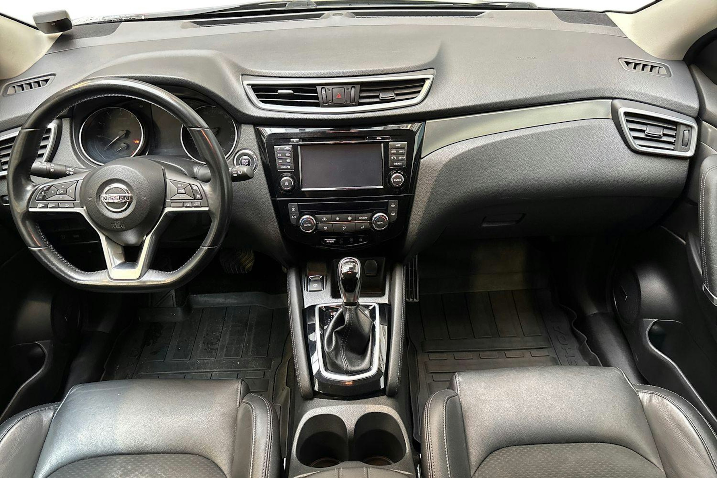 harmaa Nissan Qashqai 2017 kuva 9.