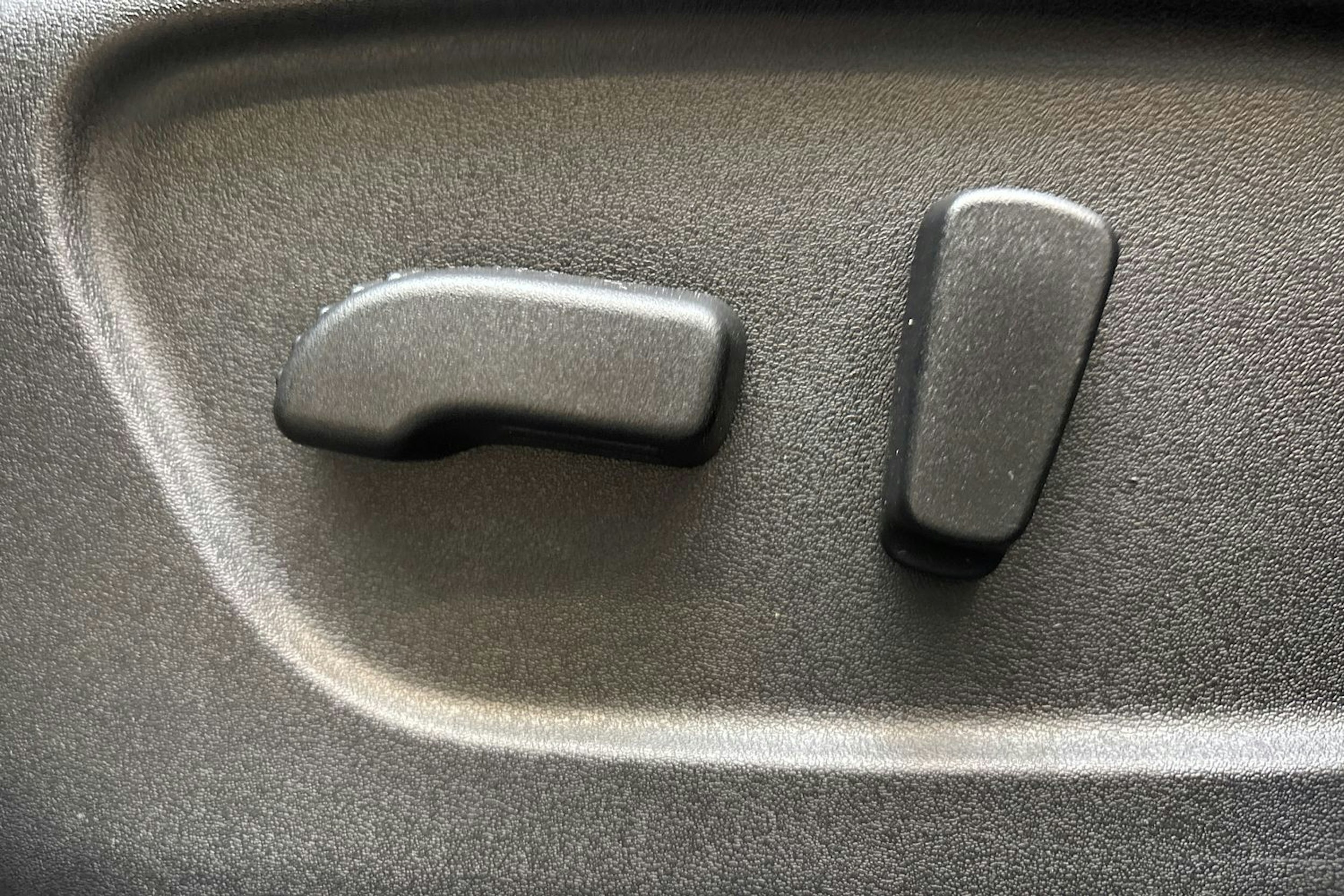 harmaa Nissan Qashqai 2017 kuva 16.