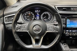 harmaa Nissan Qashqai 2017 kuva 18.
