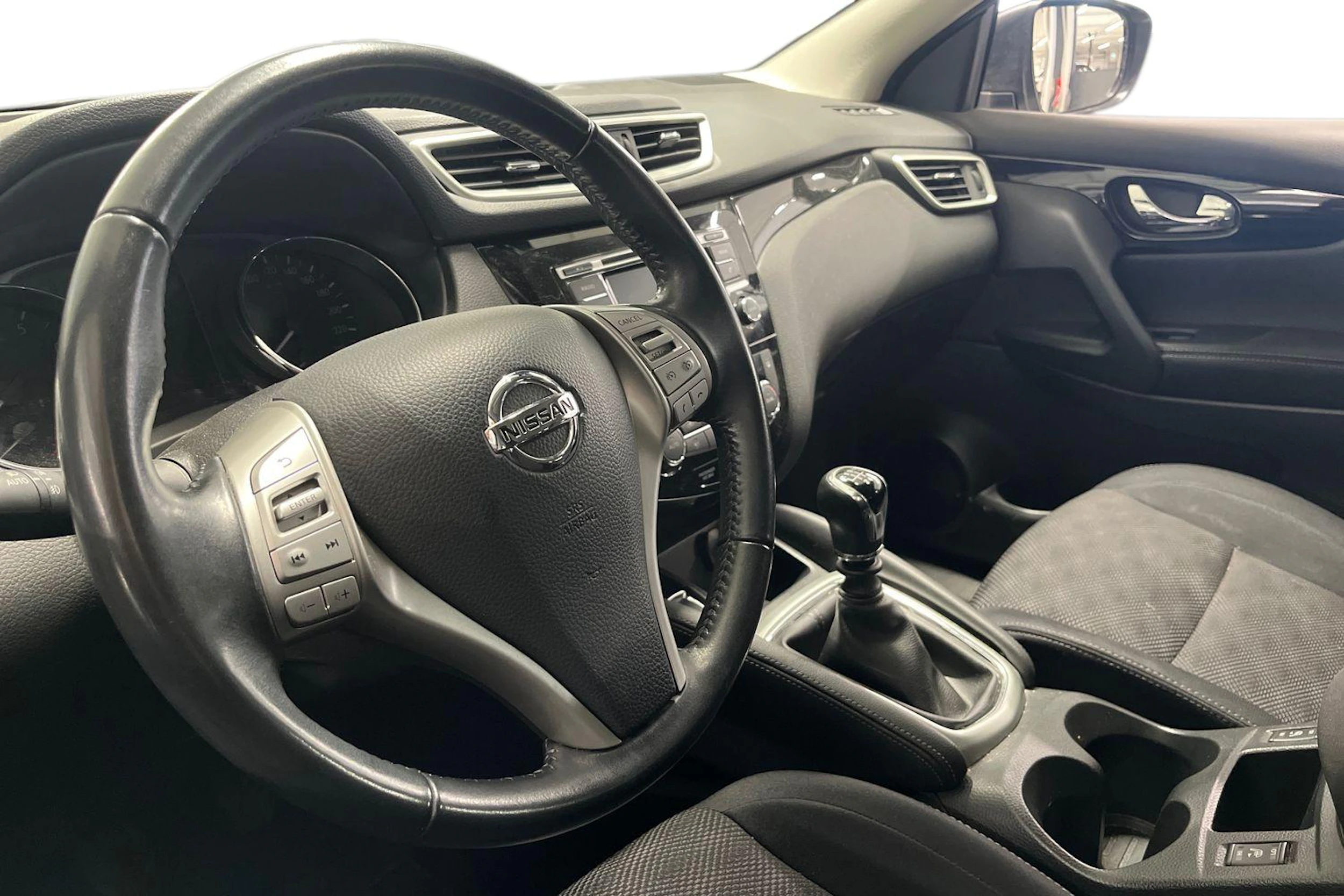 Harmaa Nissan Qashqai 2017 kuva 3.