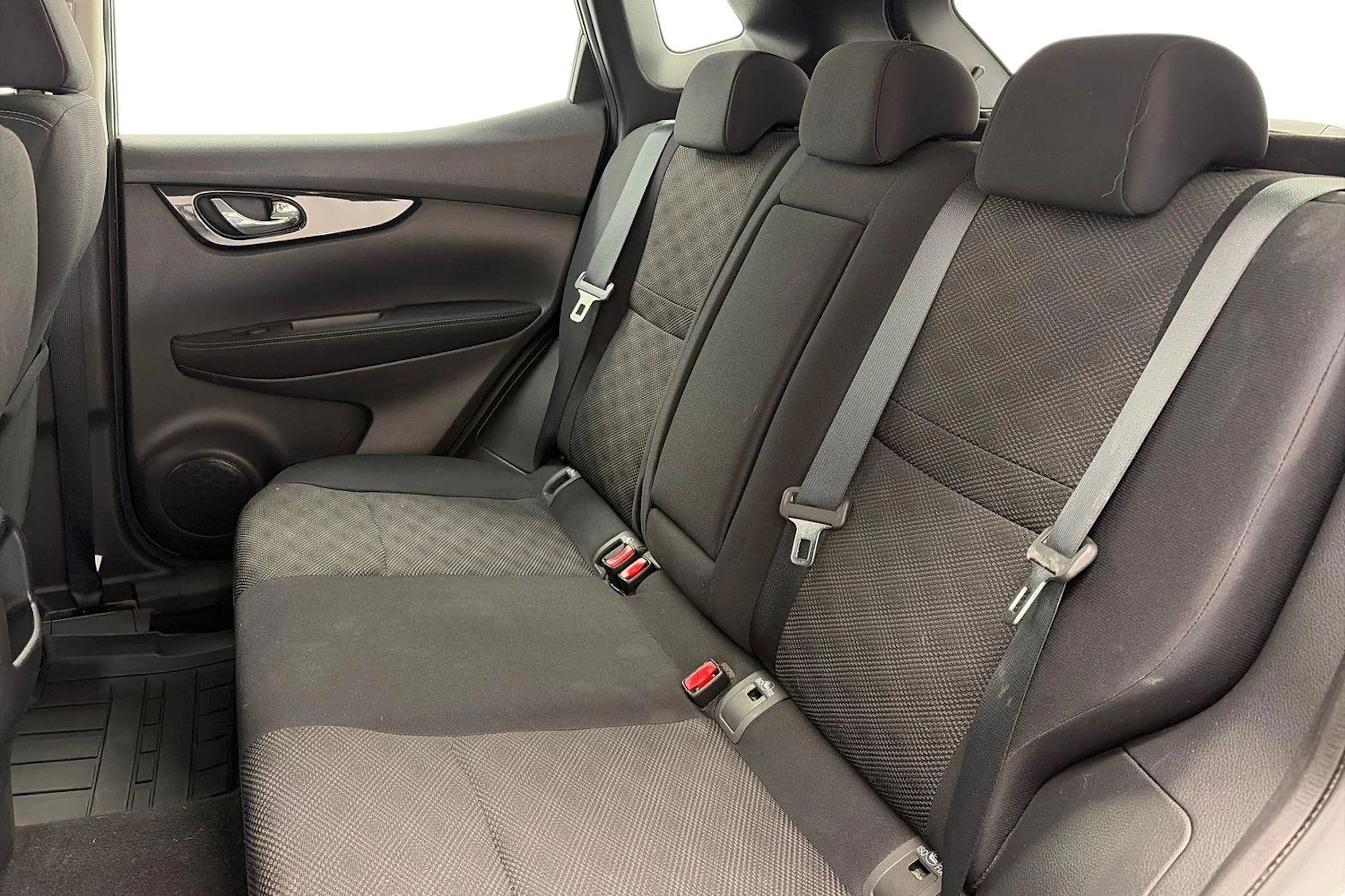 Harmaa Nissan Qashqai 2017 kuva 11.