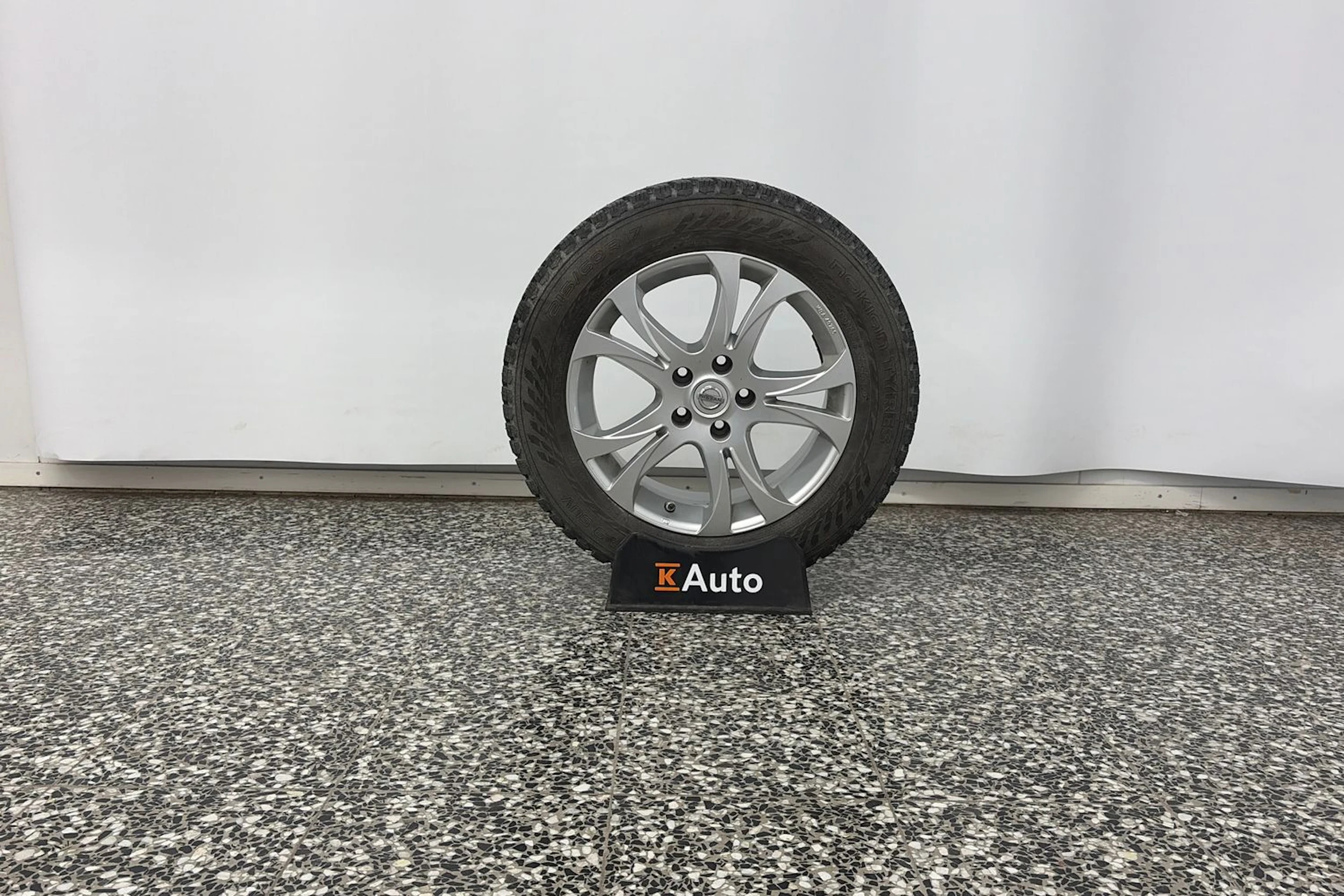 Harmaa Nissan Qashqai 2017 kuva 13.