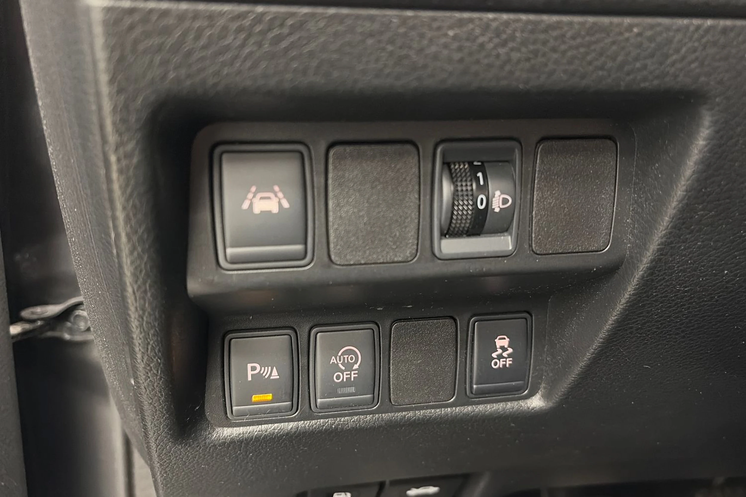 Harmaa Nissan Qashqai 2017 kuva 23.