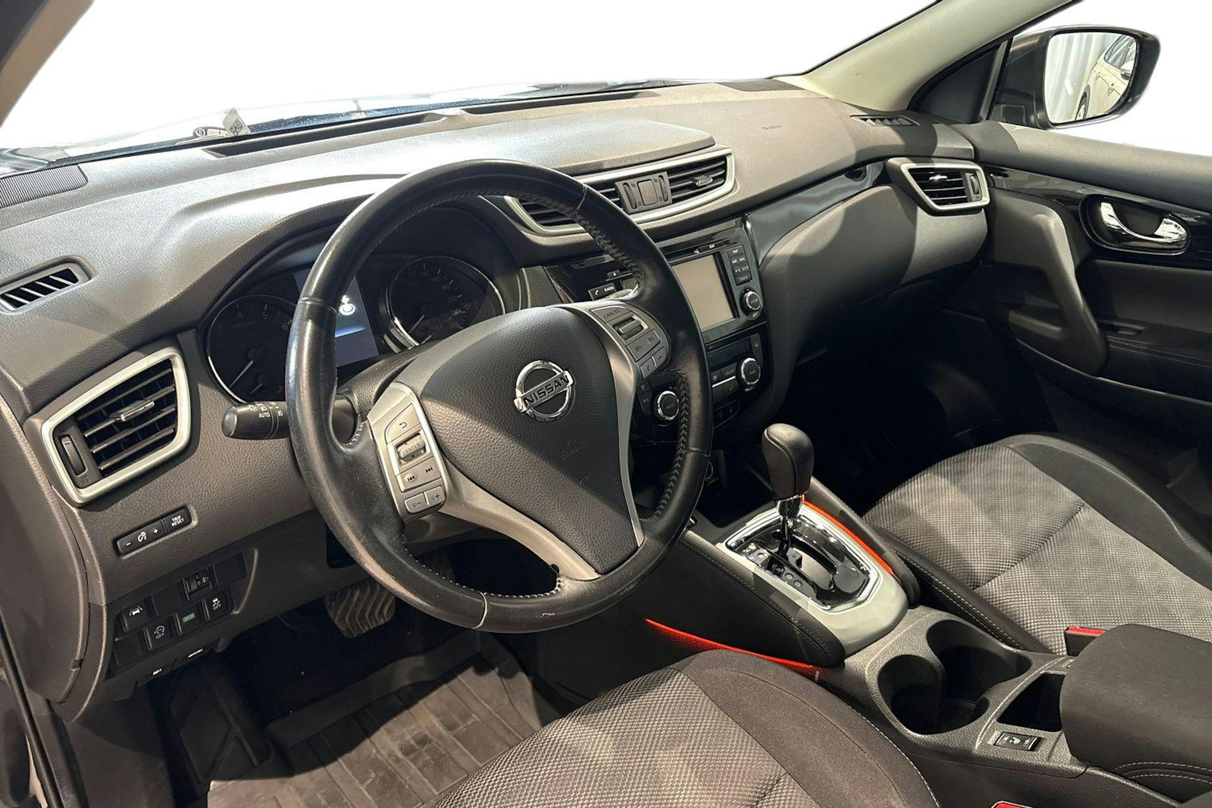 musta Nissan Qashqai 2017 kuva 7.