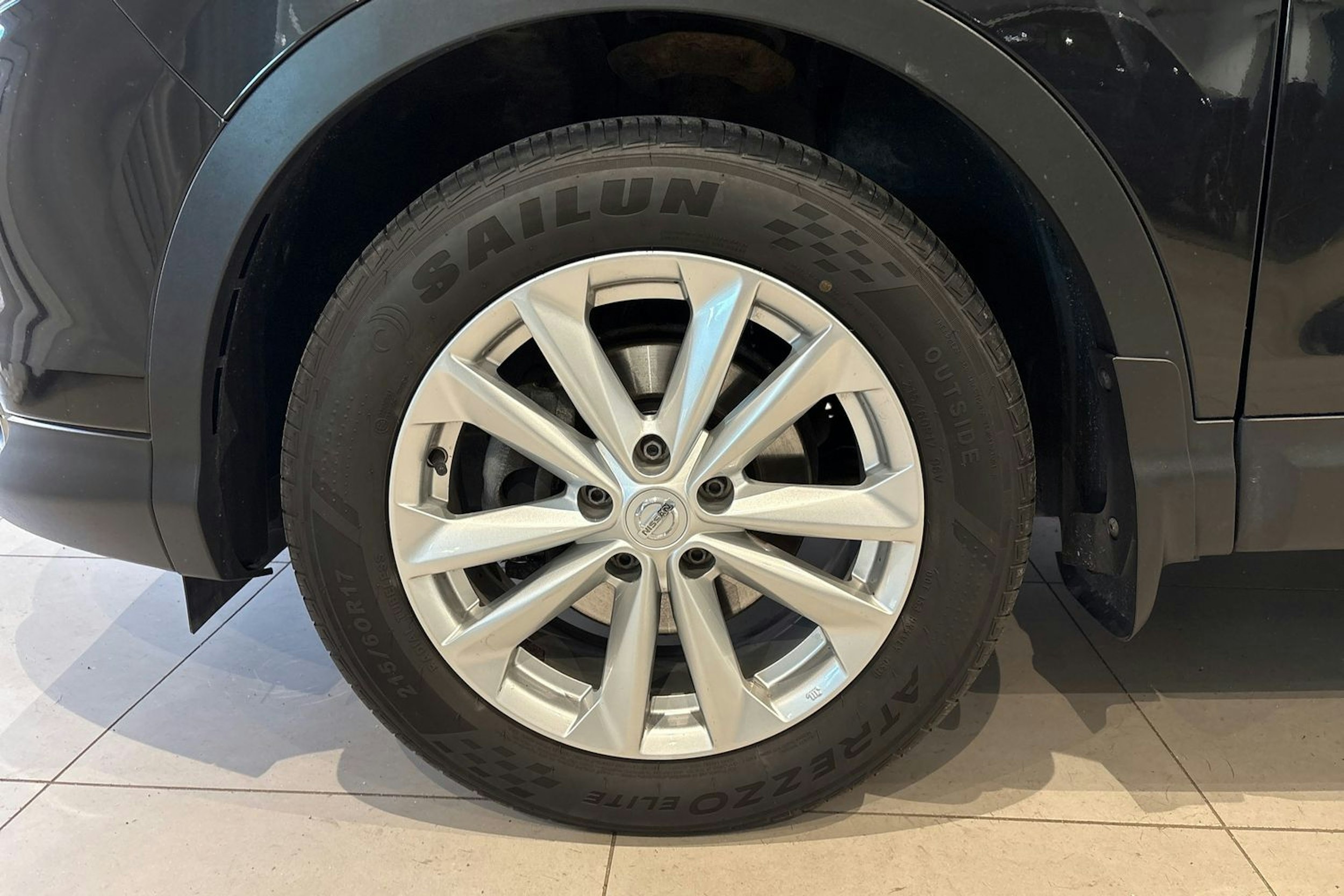 musta Nissan Qashqai 2017 kuva 11.