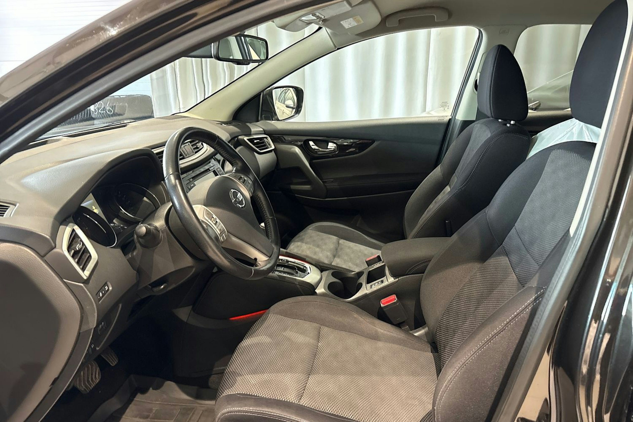 musta Nissan Qashqai 2017 kuva 14.