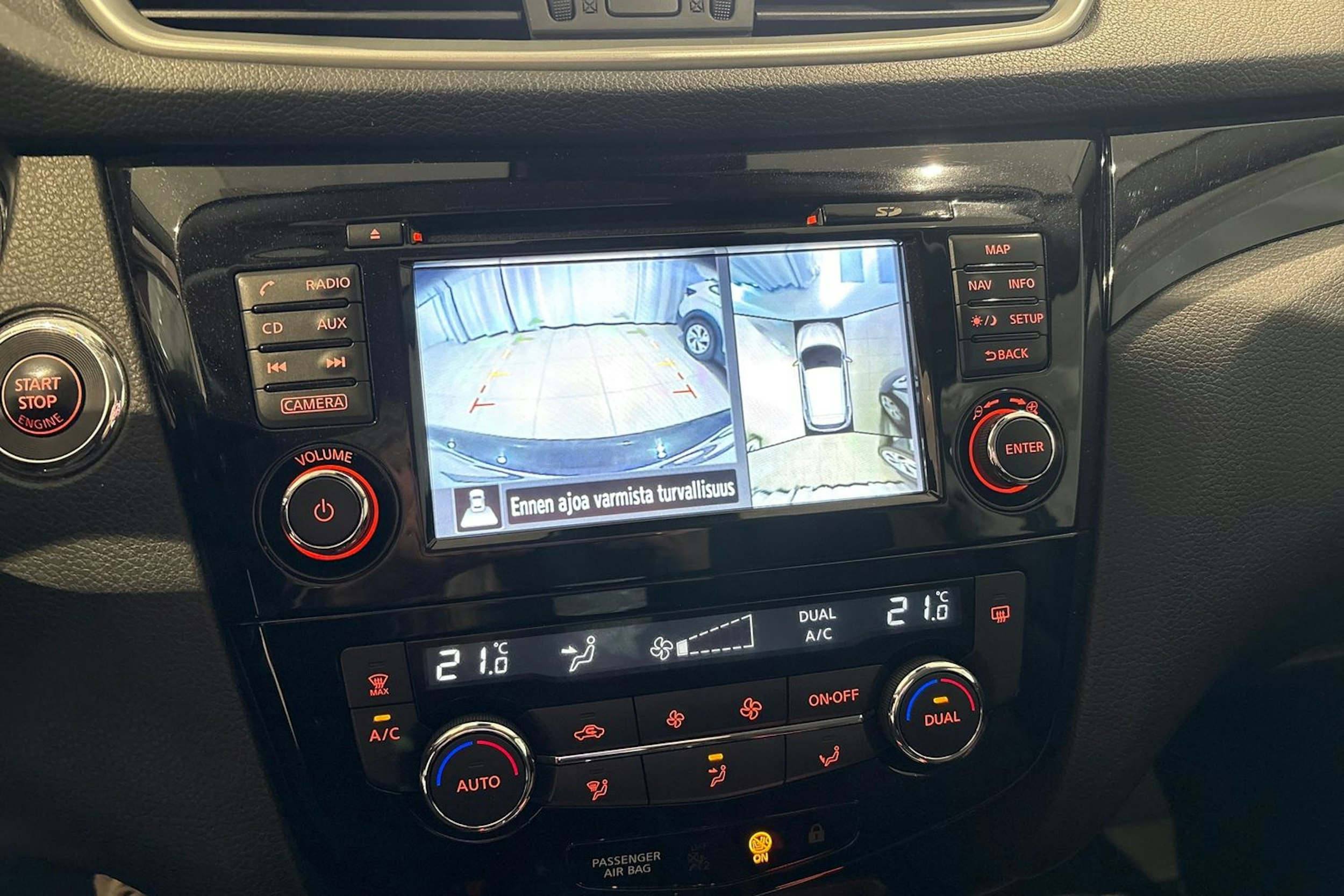 musta Nissan Qashqai 2017 kuva 16.