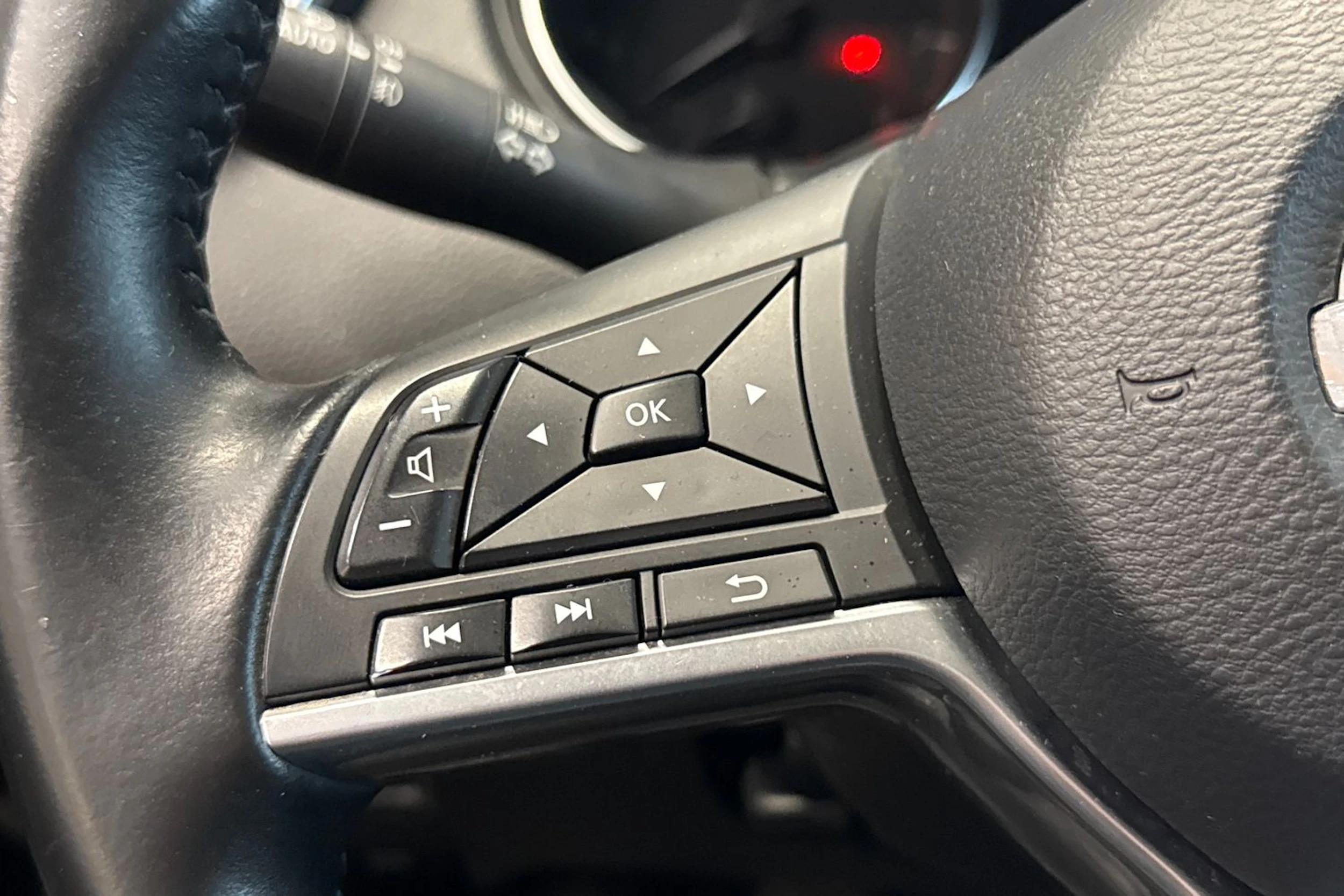 Musta Nissan Qashqai 2017 kuva 12.