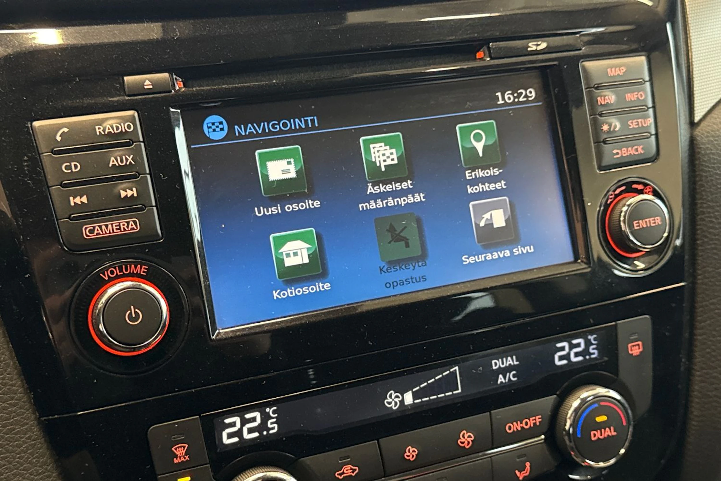 Musta Nissan Qashqai 2017 kuva 14.