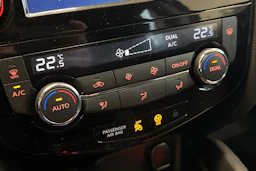 Musta Nissan Qashqai 2017 kuva 16.