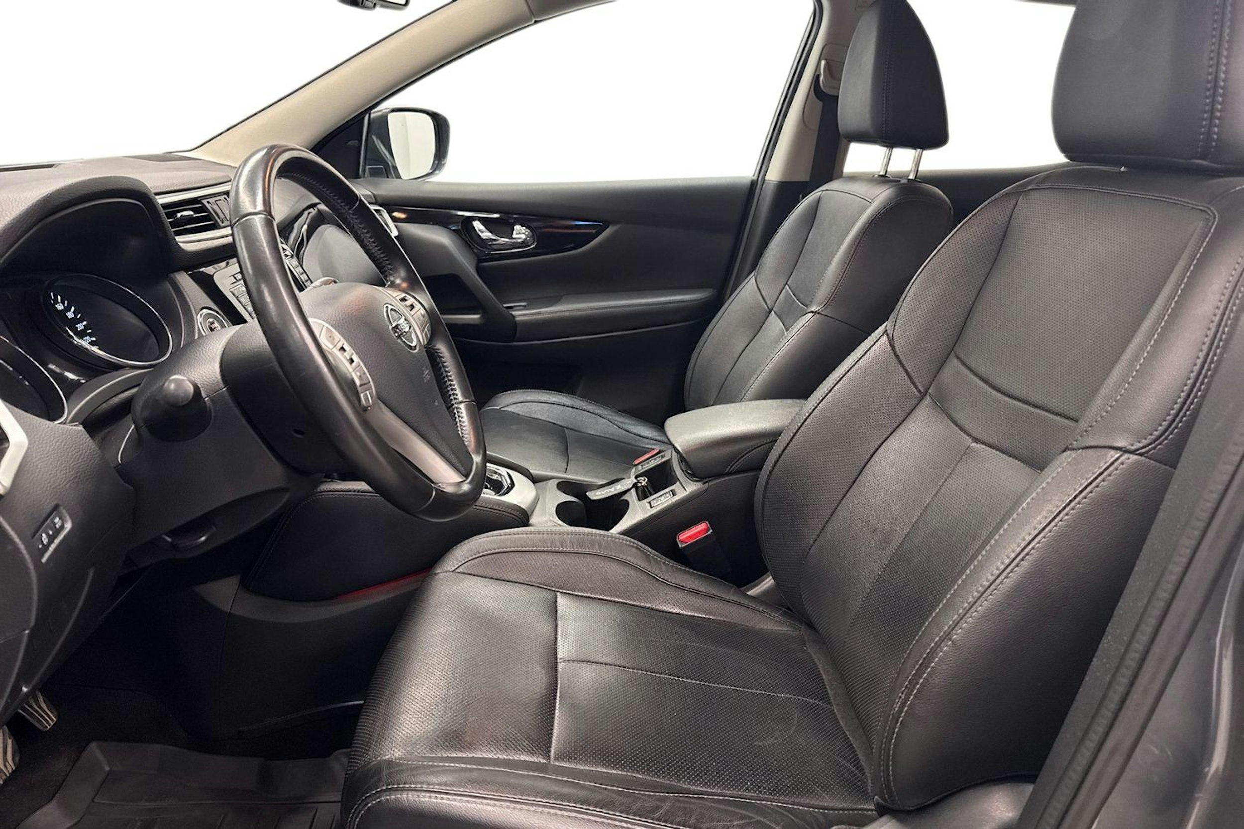 harmaa Nissan Qashqai 2017 kuva 11.