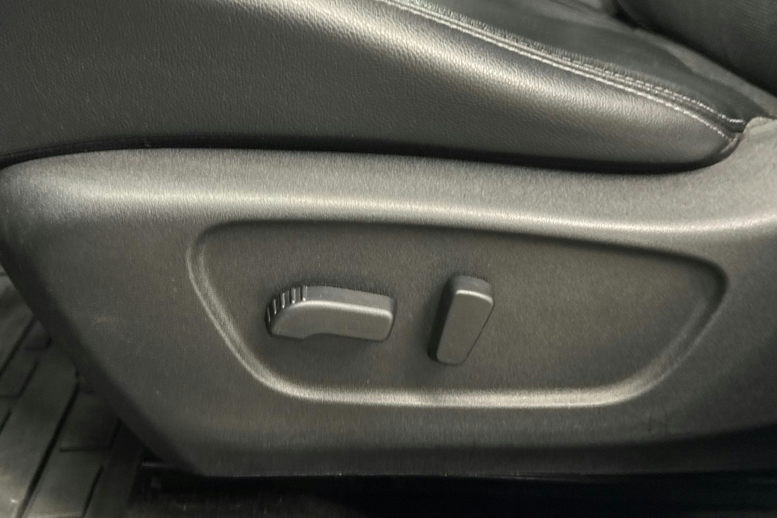 harmaa Nissan Qashqai 2017 kuva 13.