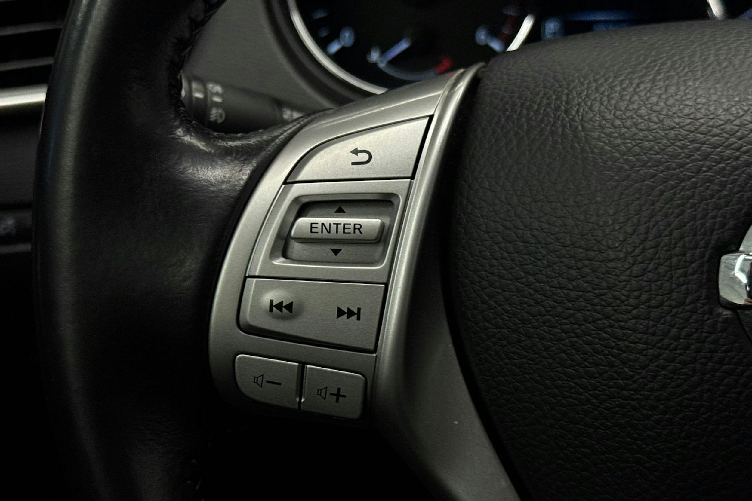 harmaa Nissan Qashqai 2017 kuva 16.