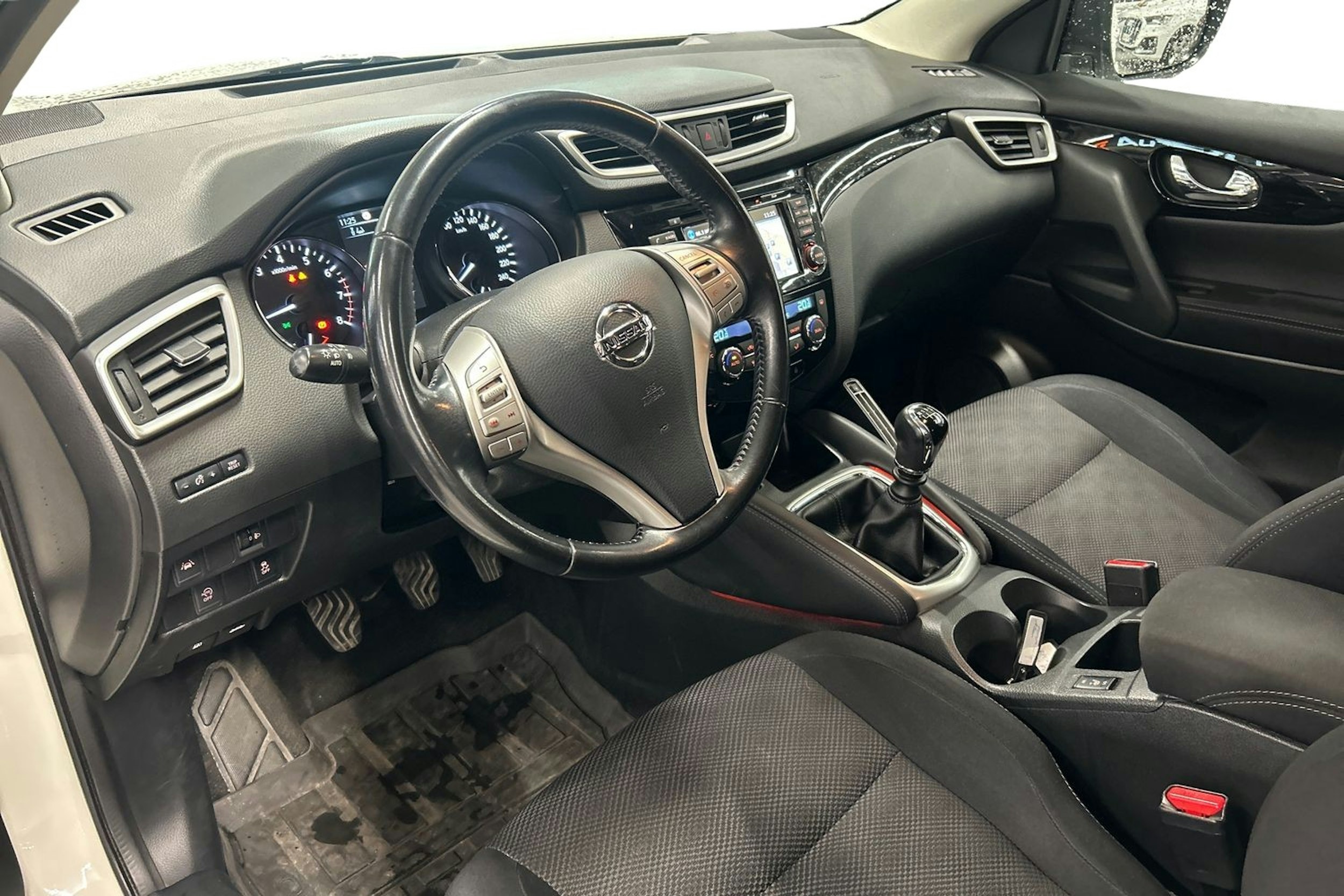 valkoinen Nissan Qashqai 2017 kuva 3.