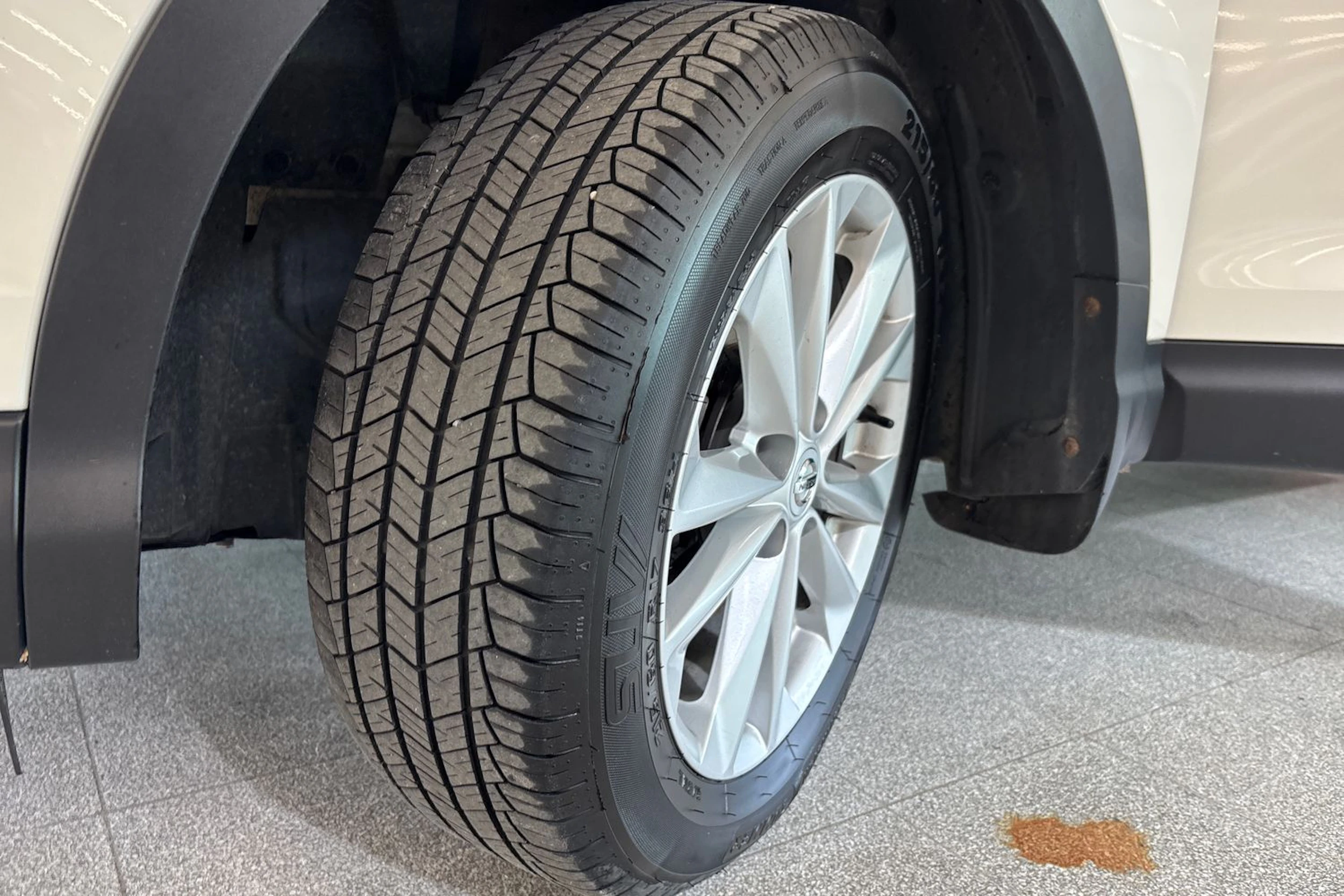 Valkoinen Nissan Qashqai 2017 kuva 11.