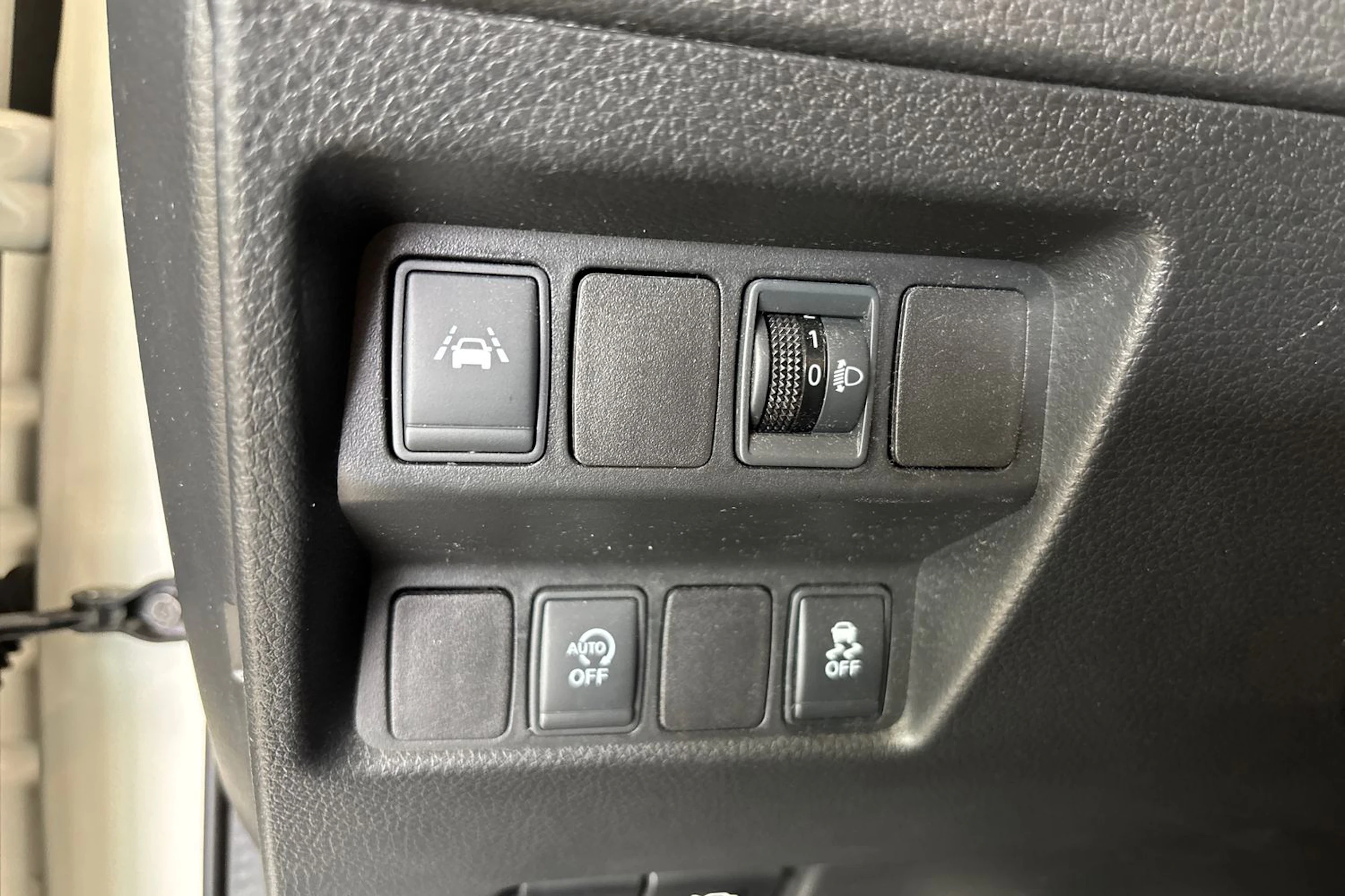 Valkoinen Nissan Qashqai 2017 kuva 16.