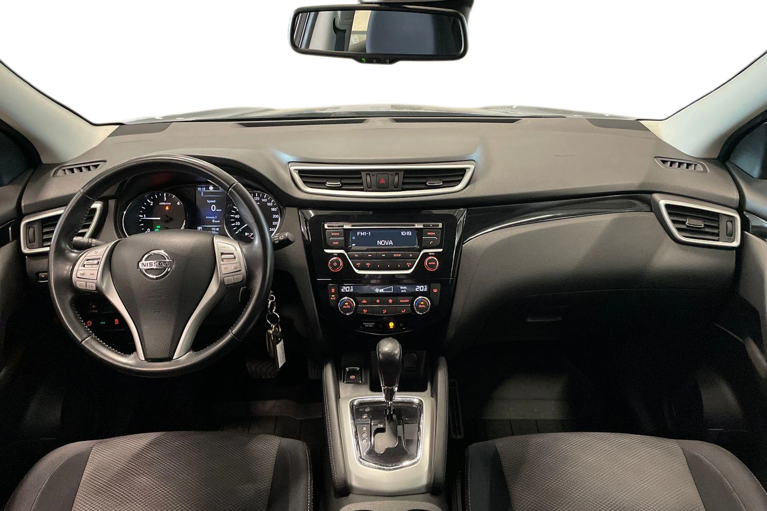 musta Nissan Qashqai 2017 kuva 9.