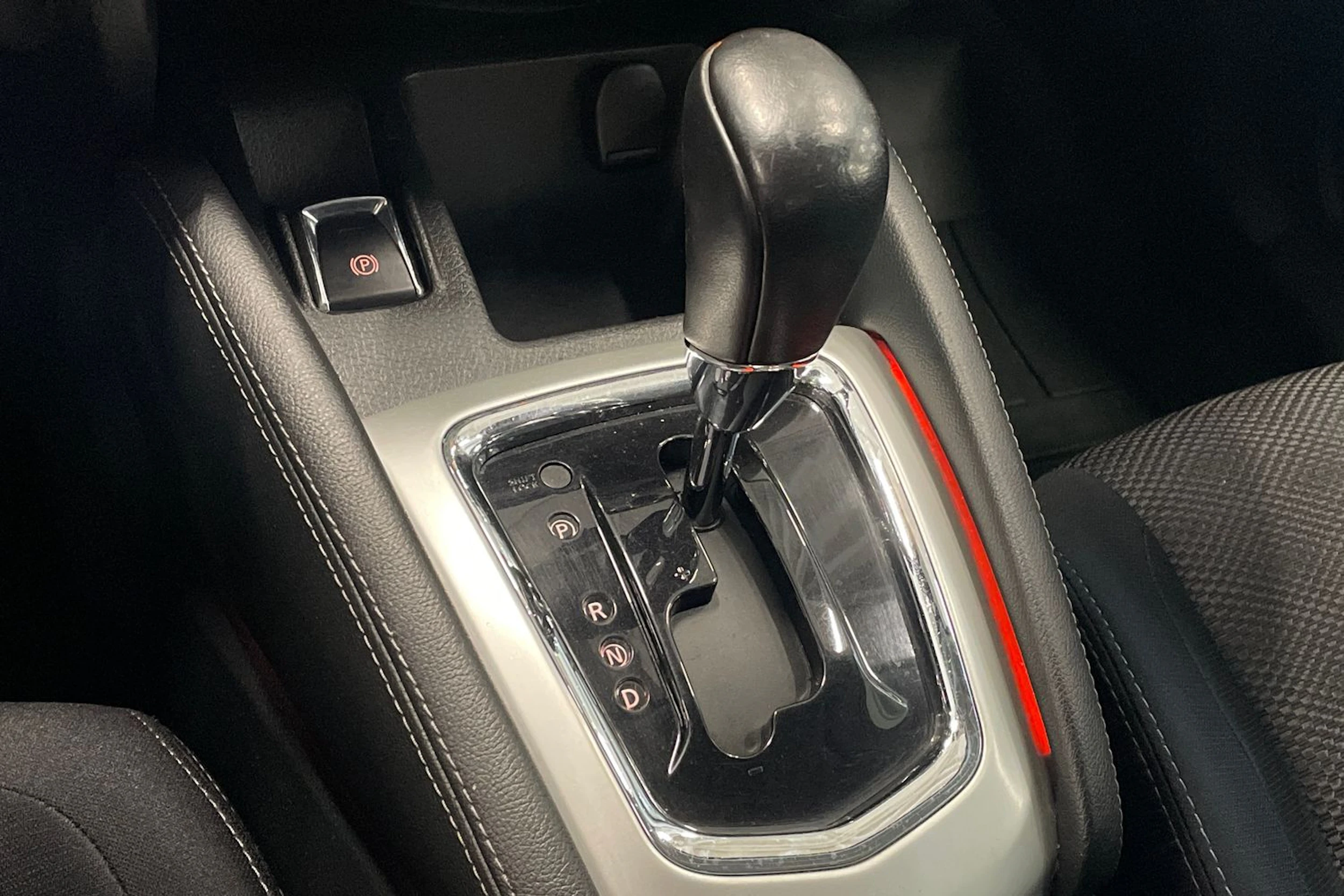 musta Nissan Qashqai 2017 kuva 24.