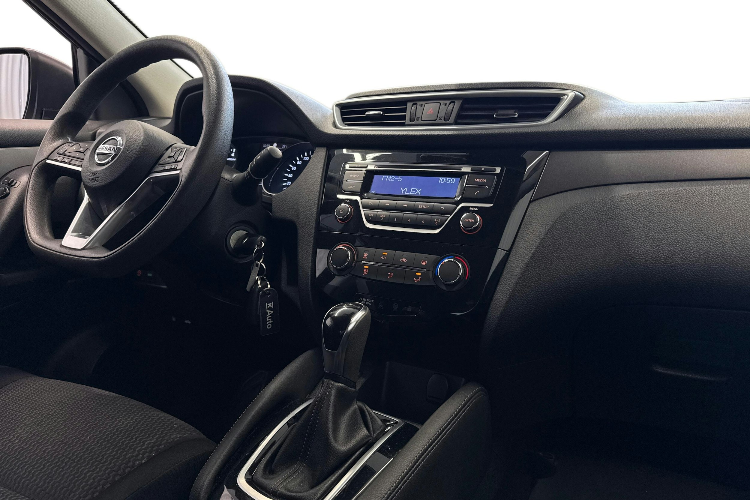ruskea (beige) Nissan Qashqai 2018 kuva 10.