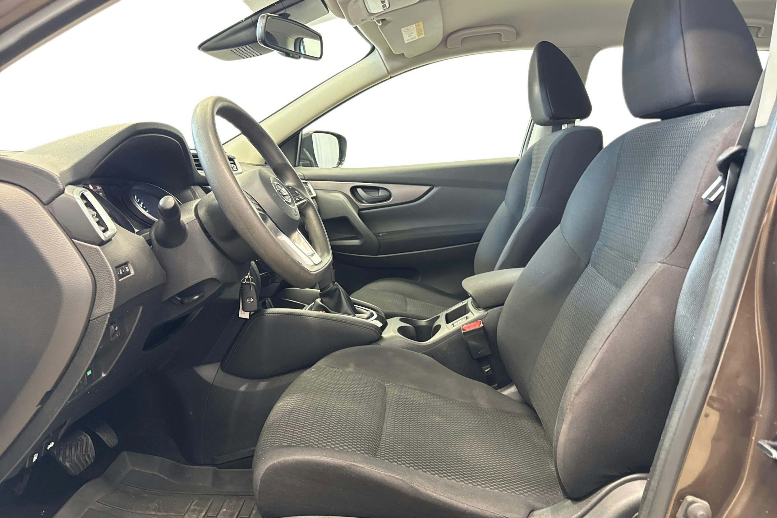 ruskea (beige) Nissan Qashqai 2018 kuva 11.