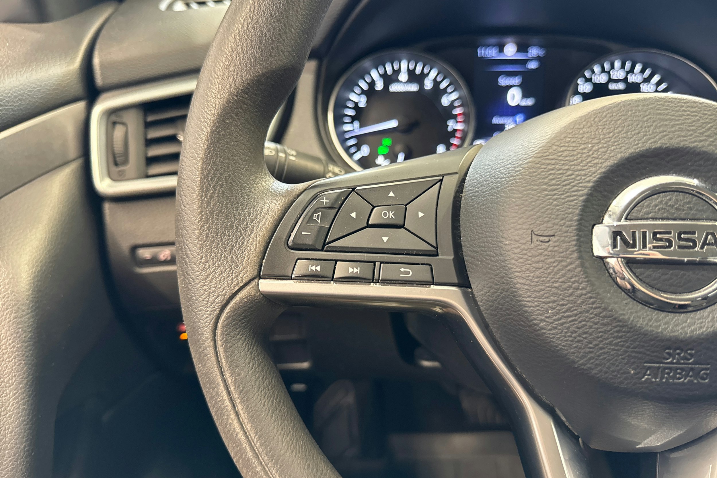 ruskea (beige) Nissan Qashqai 2018 kuva 17.