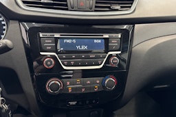 ruskea (beige) Nissan Qashqai 2018 kuva 20.