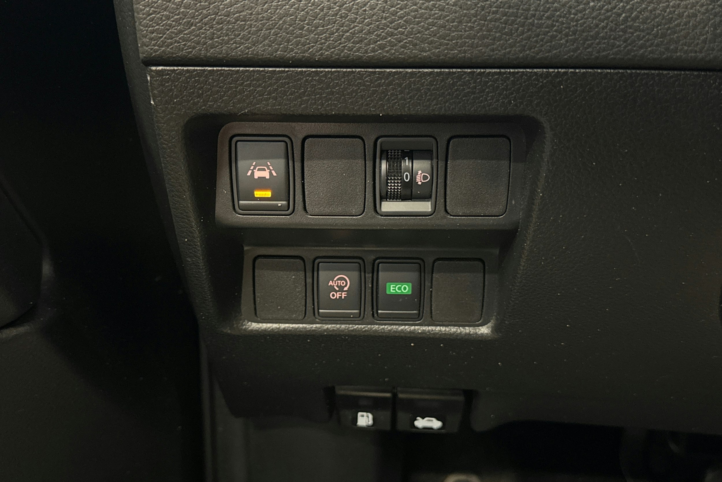 ruskea (beige) Nissan Qashqai 2018 kuva 22.